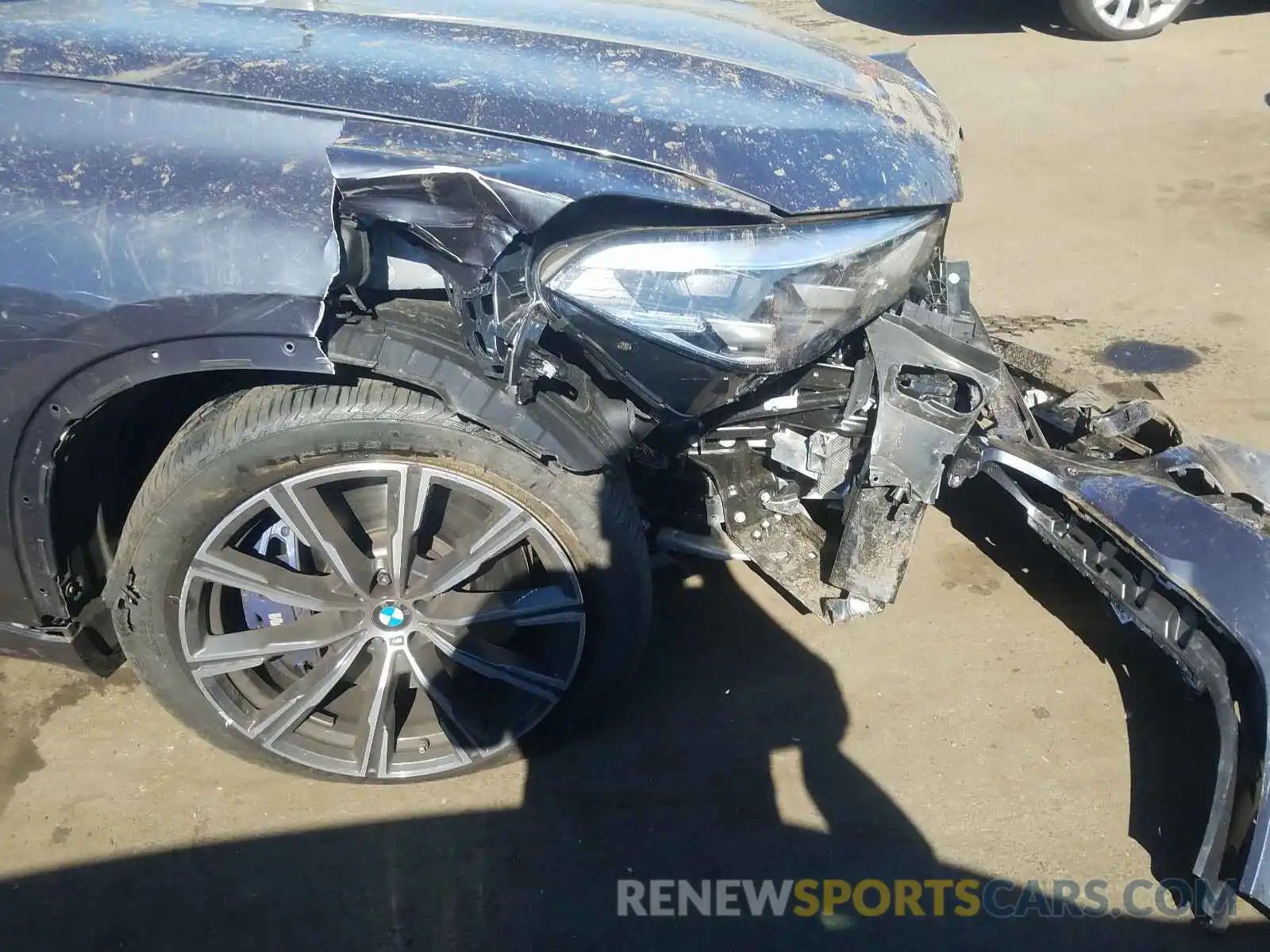 9 Photograph of a damaged car 5UXCR6C08L9B60274 BMW X5 2020