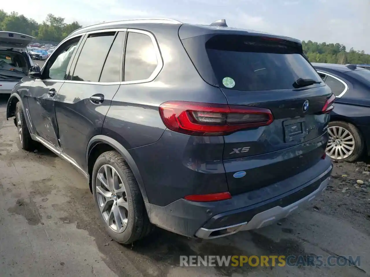 3 Photograph of a damaged car 5UXCR6C08L9B71310 BMW X5 2020