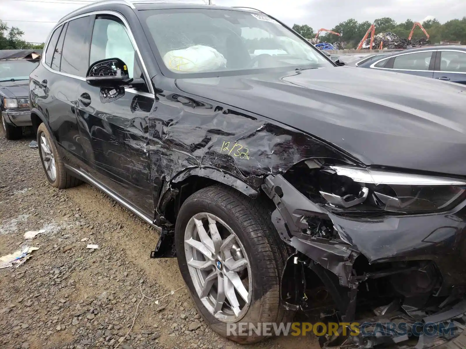 9 Photograph of a damaged car 5UXCR6C08L9C82195 BMW X5 2020