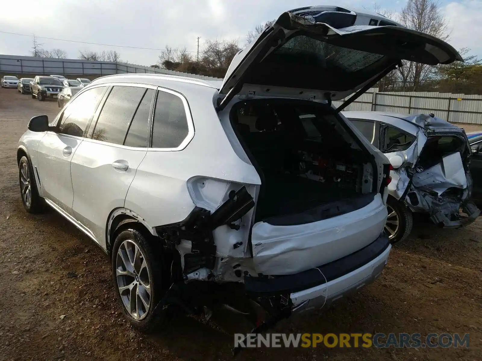 3 Фотография поврежденного автомобиля 5UXCR6C08LLL65660 BMW X5 2020