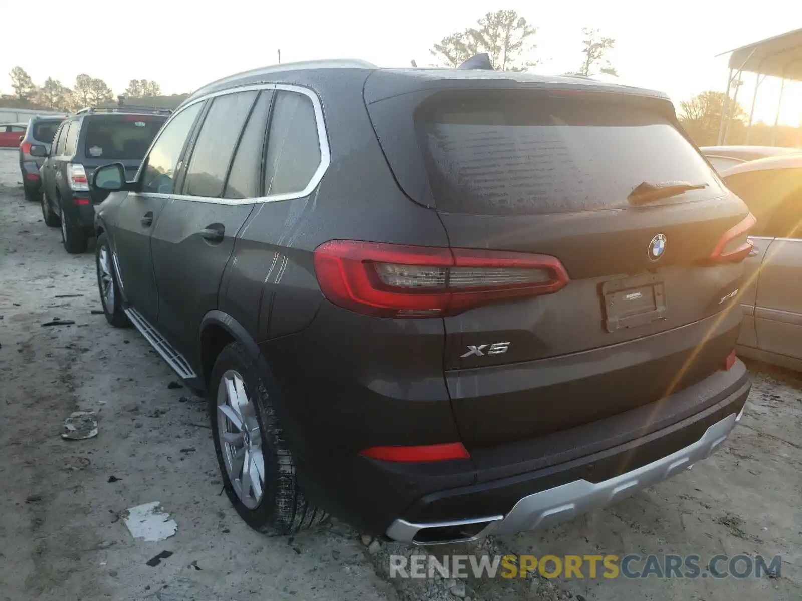 3 Photograph of a damaged car 5UXCR6C09L9B26361 BMW X5 2020