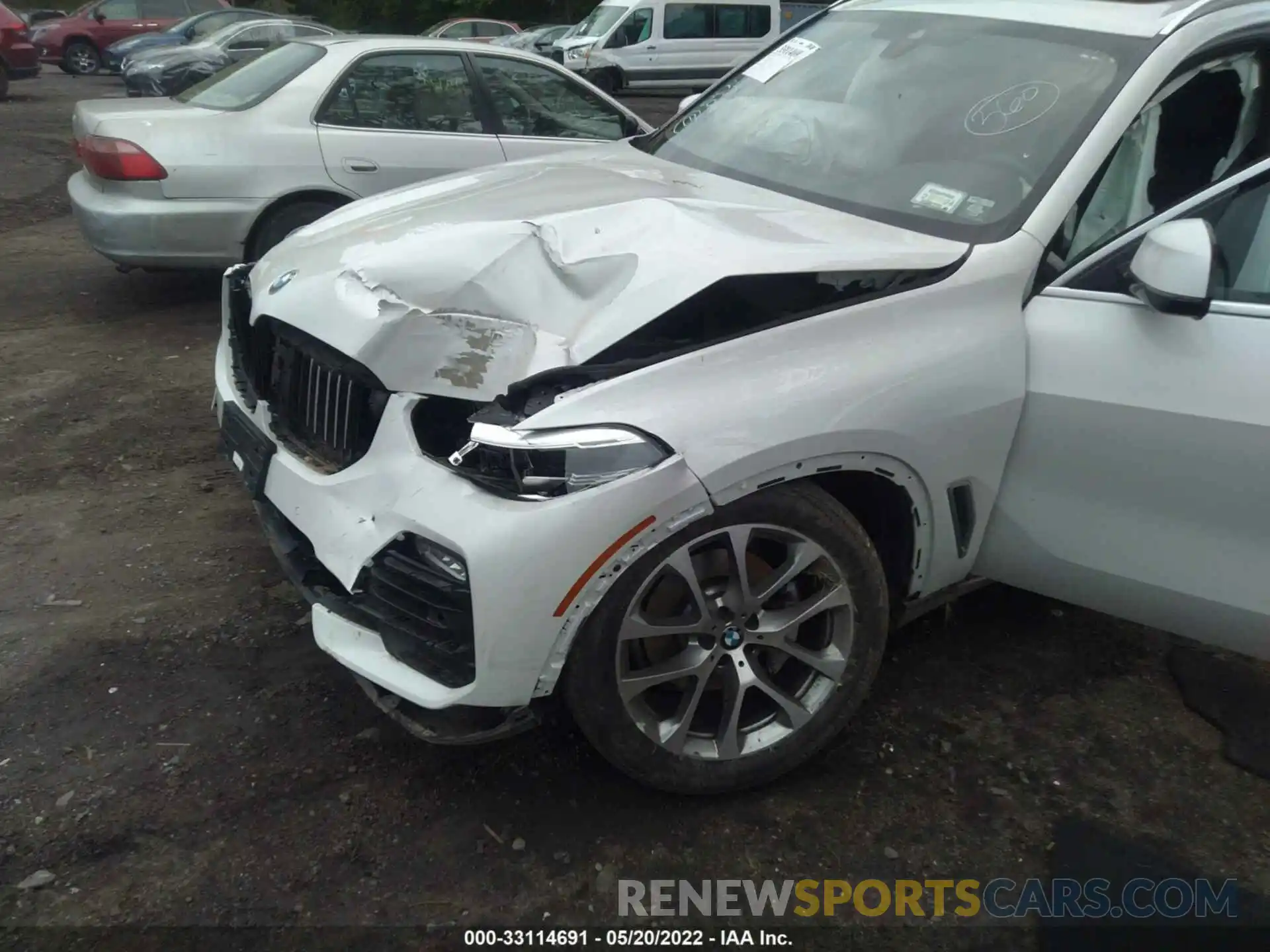 6 Photograph of a damaged car 5UXCR6C09L9B91582 BMW X5 2020