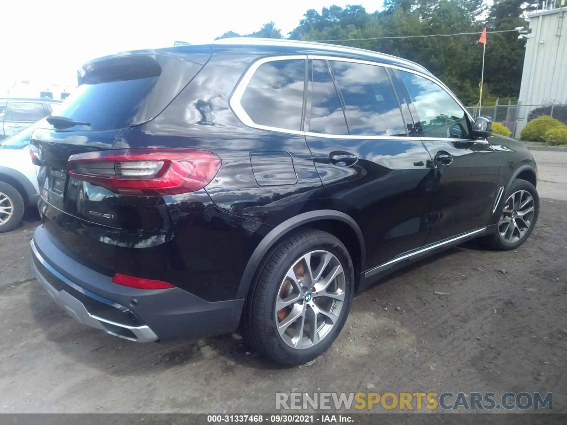 4 Фотография поврежденного автомобиля 5UXCR6C09L9C02631 BMW X5 2020