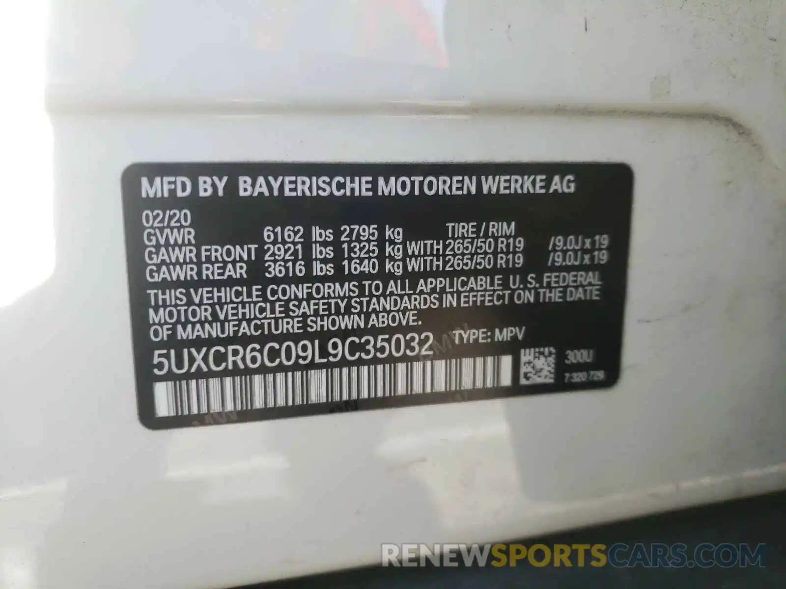 10 Photograph of a damaged car 5UXCR6C09L9C35032 BMW X5 2020
