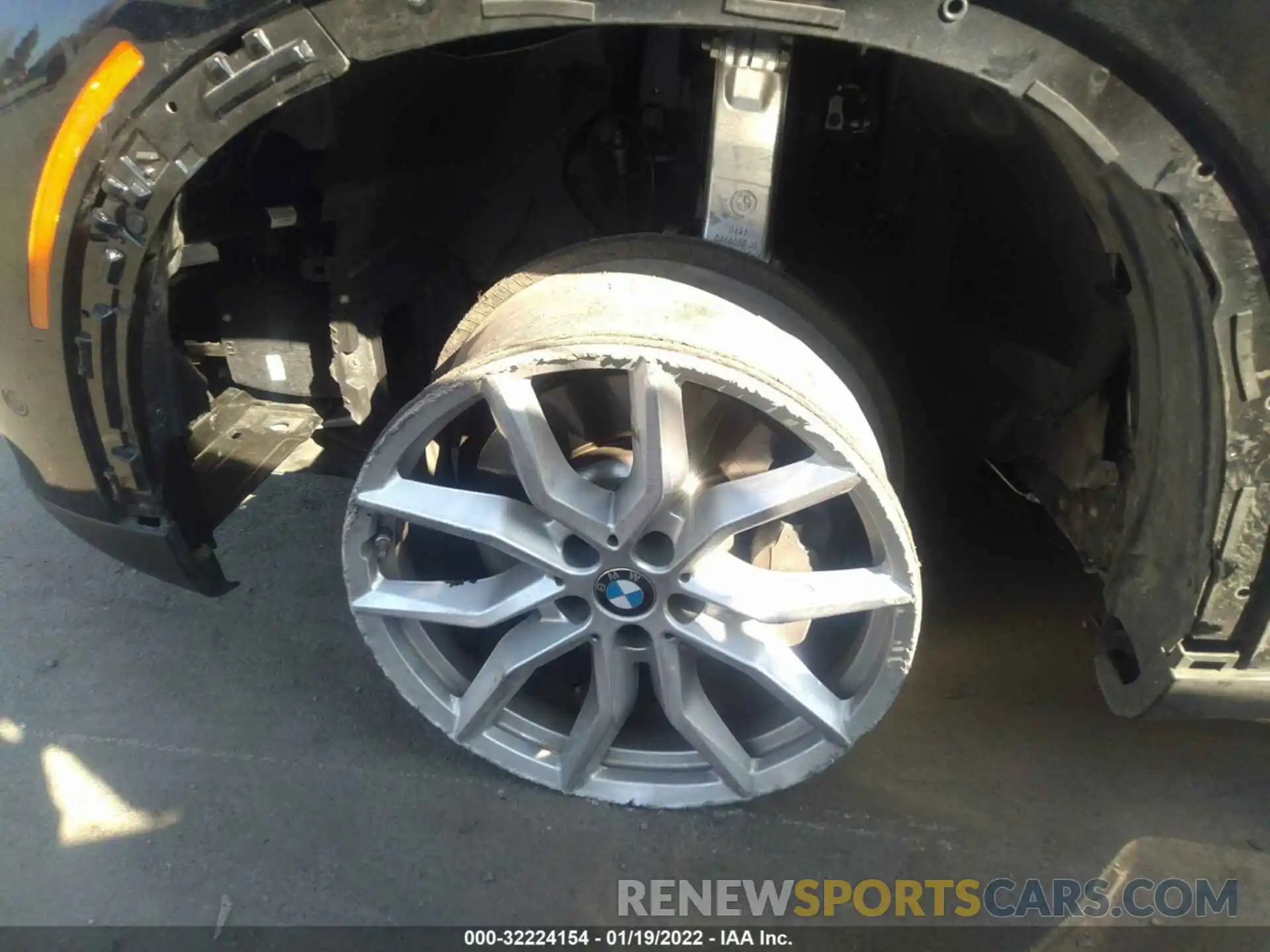 13 Фотография поврежденного автомобиля 5UXCR6C0XL9B18687 BMW X5 2020