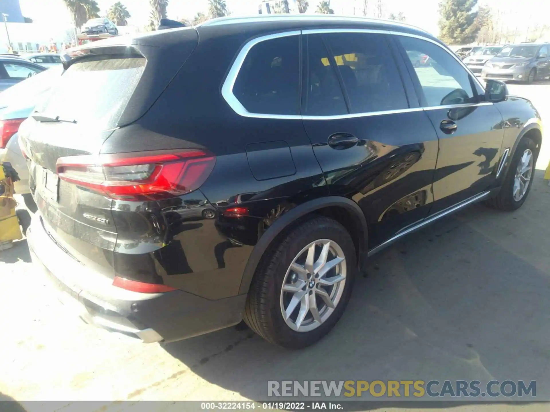 4 Фотография поврежденного автомобиля 5UXCR6C0XL9B18687 BMW X5 2020