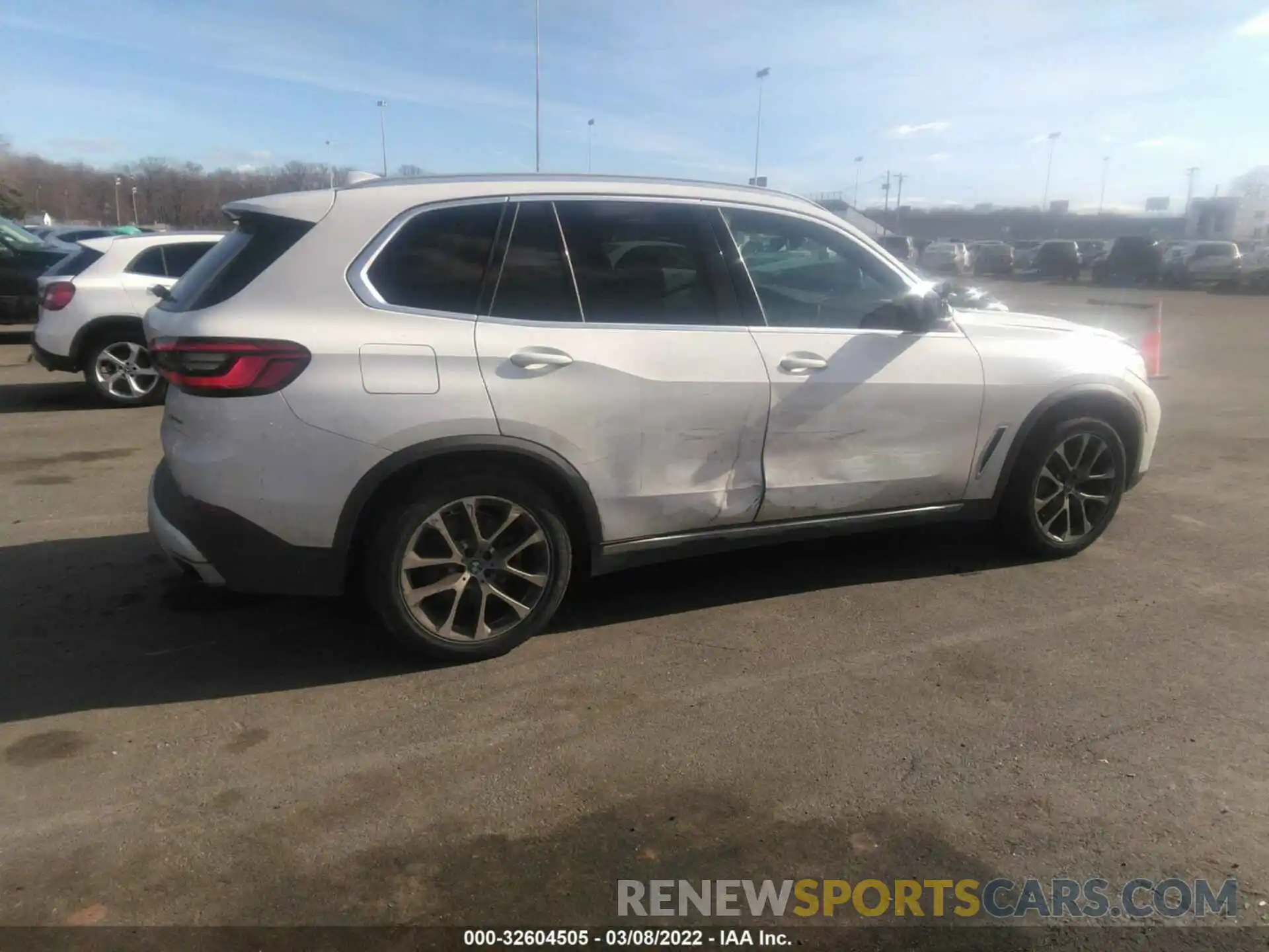 6 Фотография поврежденного автомобиля 5UXCR6C0XL9B89047 BMW X5 2020