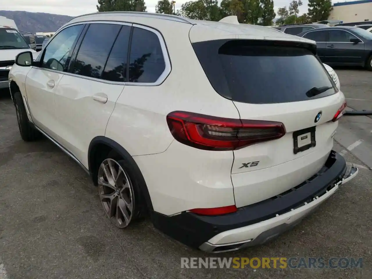 3 Фотография поврежденного автомобиля 5UXCR6C0XLLL76904 BMW X5 2020