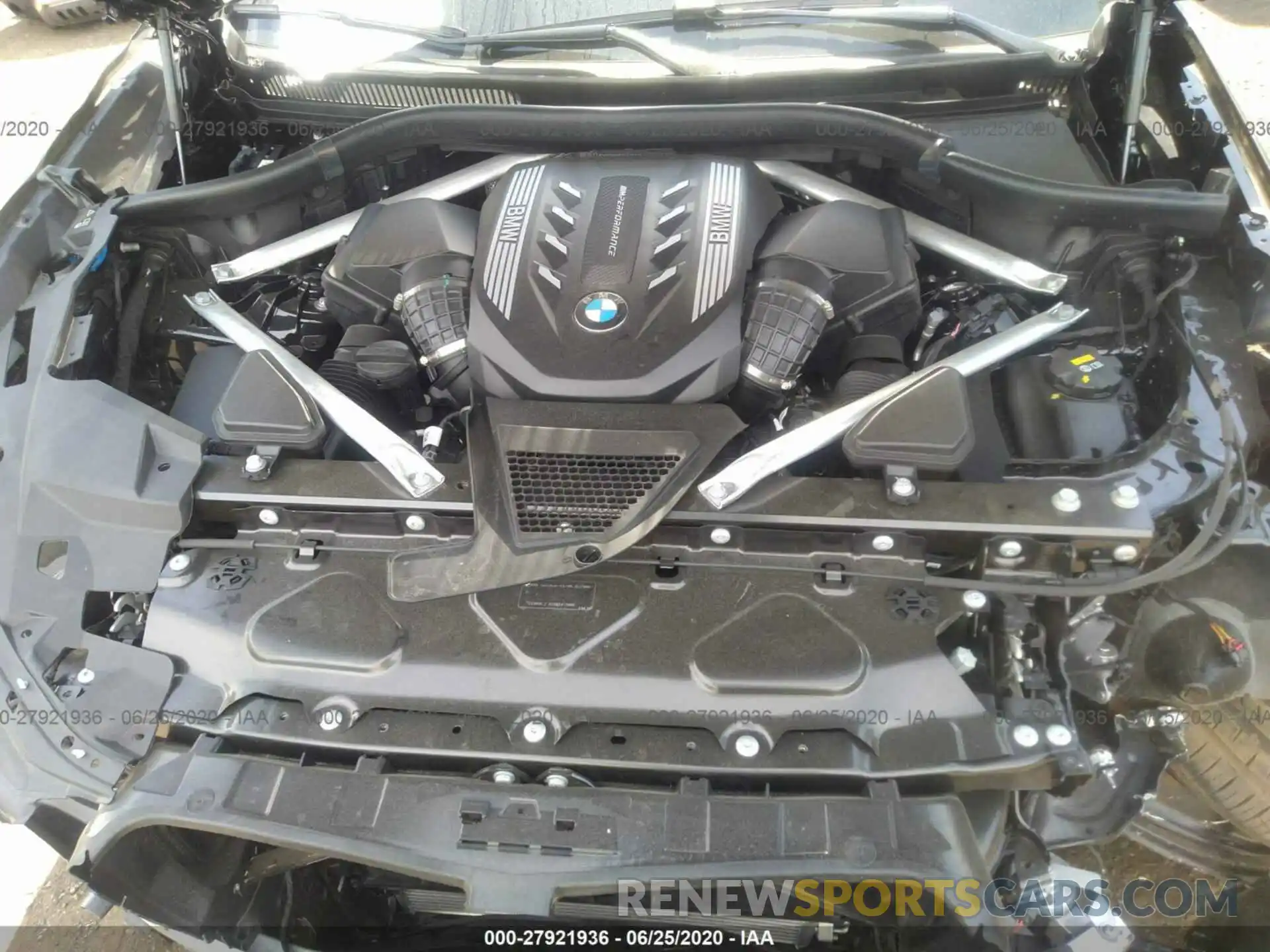 10 Photograph of a damaged car 5UXJU4C00L9C77986 BMW X5 2020