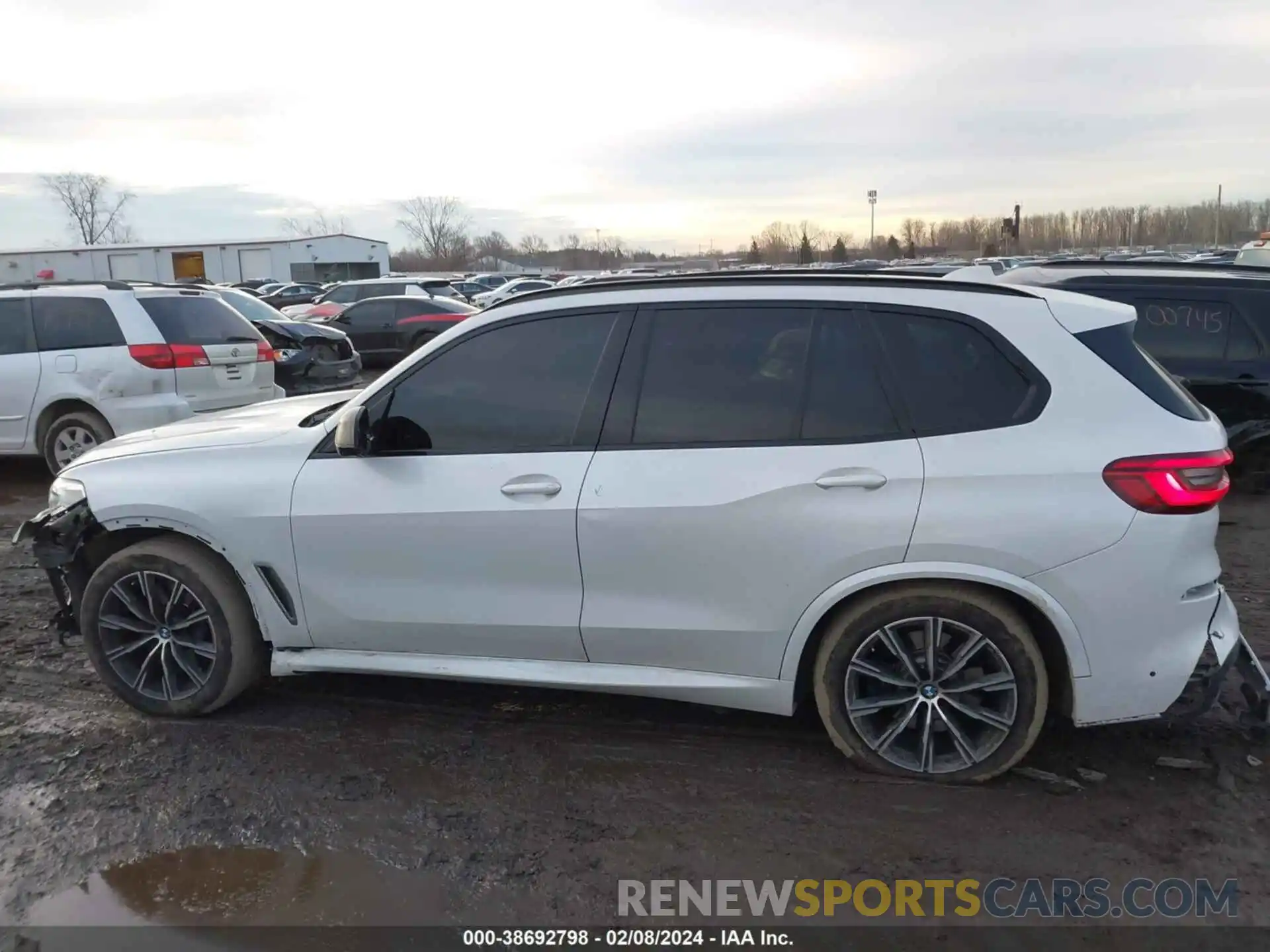 14 Фотография поврежденного автомобиля 5UXJU4C02L9B36286 BMW X5 2020