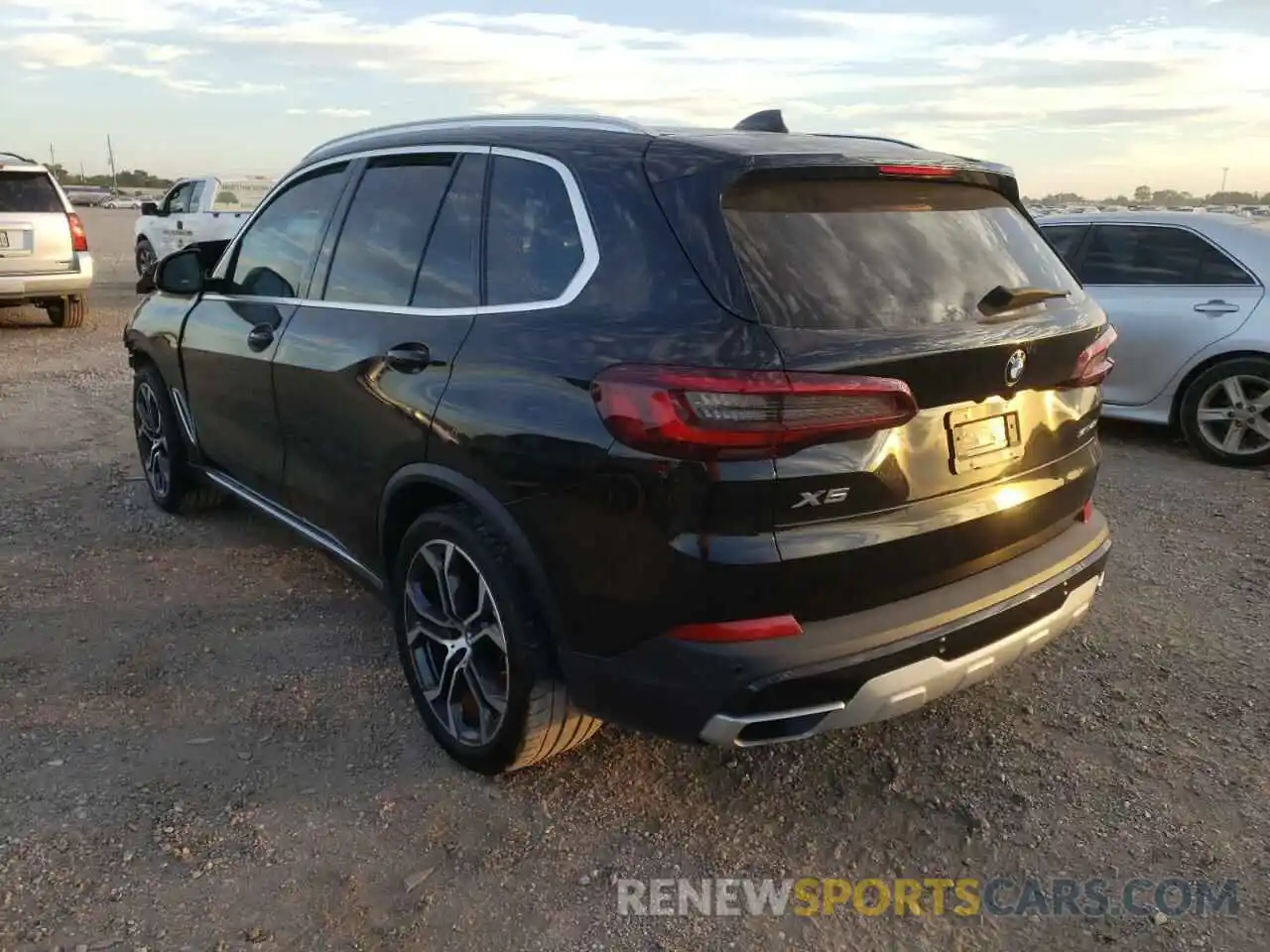 3 Фотография поврежденного автомобиля 5UXCR4C01M9F77676 BMW X5 2021