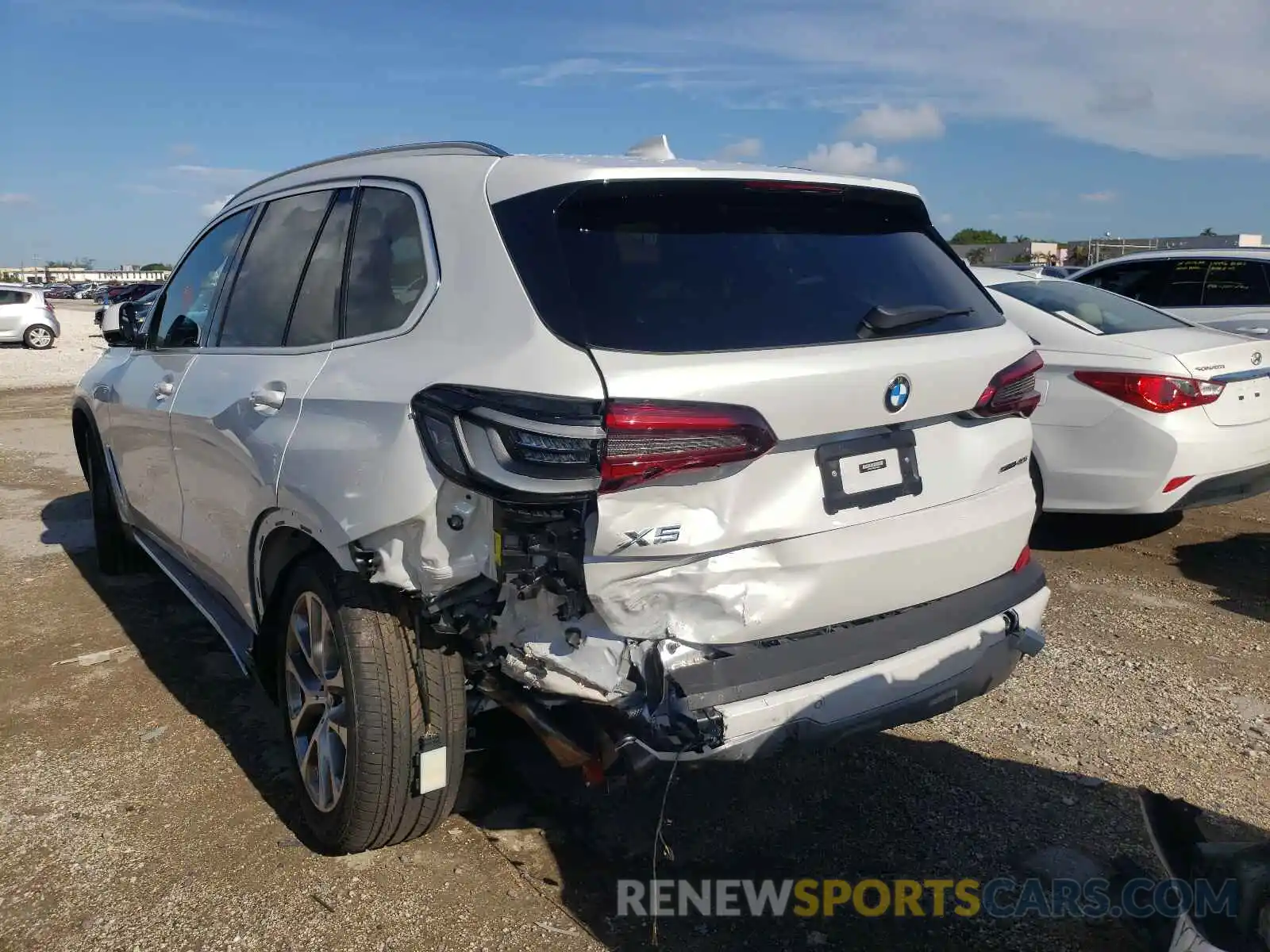 3 Photograph of a damaged car 5UXCR4C01M9H52055 BMW X5 2021