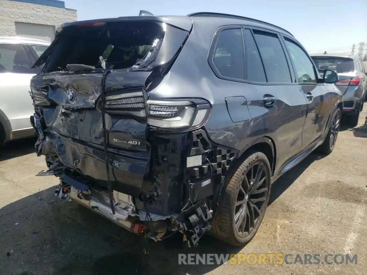 4 Photograph of a damaged car 5UXCR4C02M9E61628 BMW X5 2021