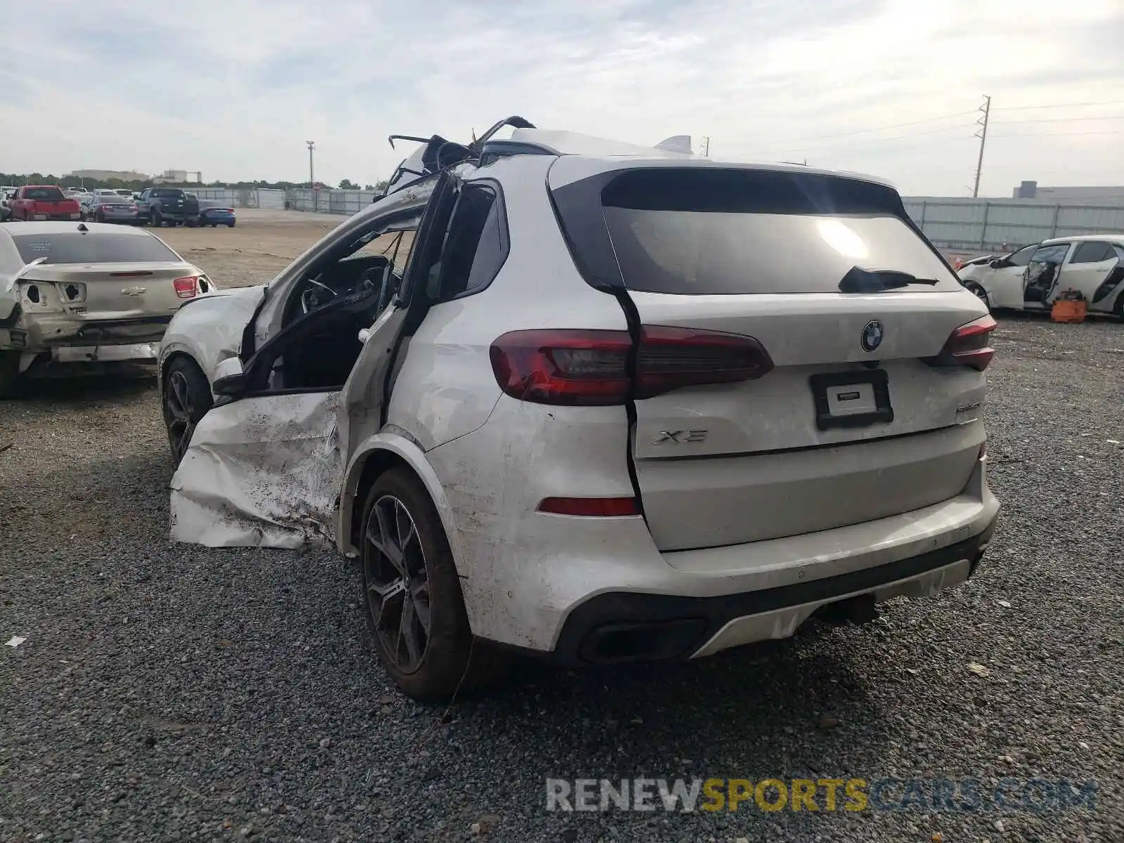 3 Photograph of a damaged car 5UXCR4C02M9F06888 BMW X5 2021