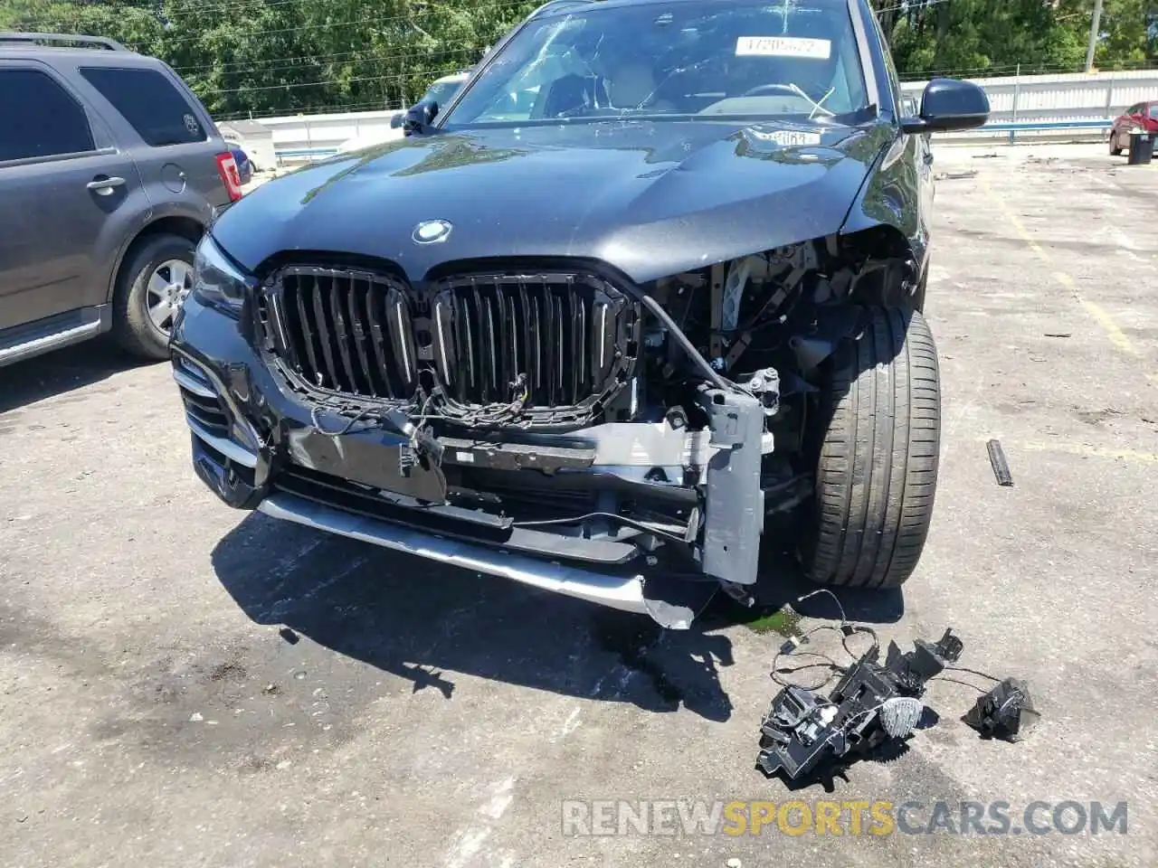 9 Photograph of a damaged car 5UXCR4C03M9E64117 BMW X5 2021