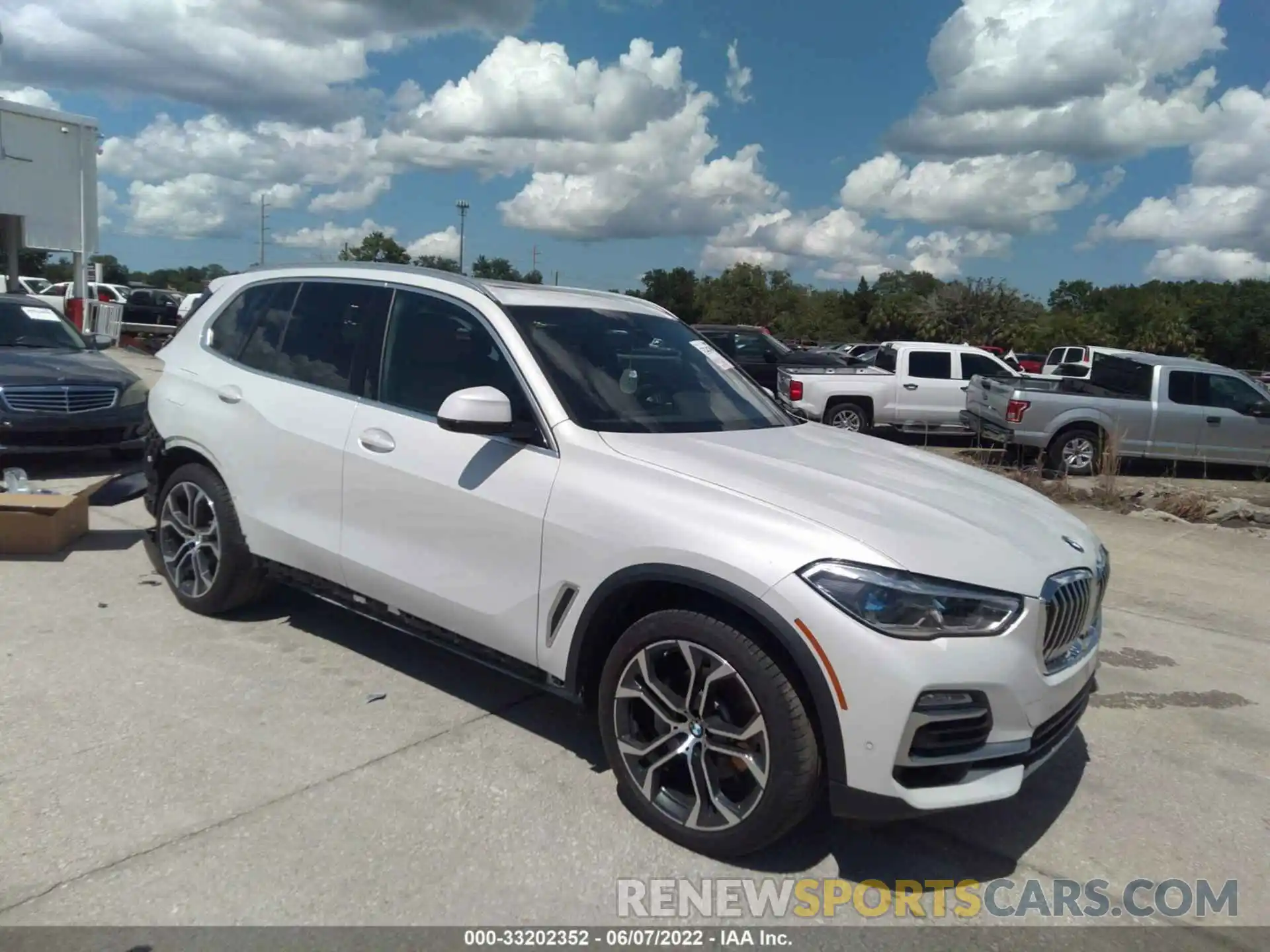 1 Photograph of a damaged car 5UXCR4C04M9F56627 BMW X5 2021