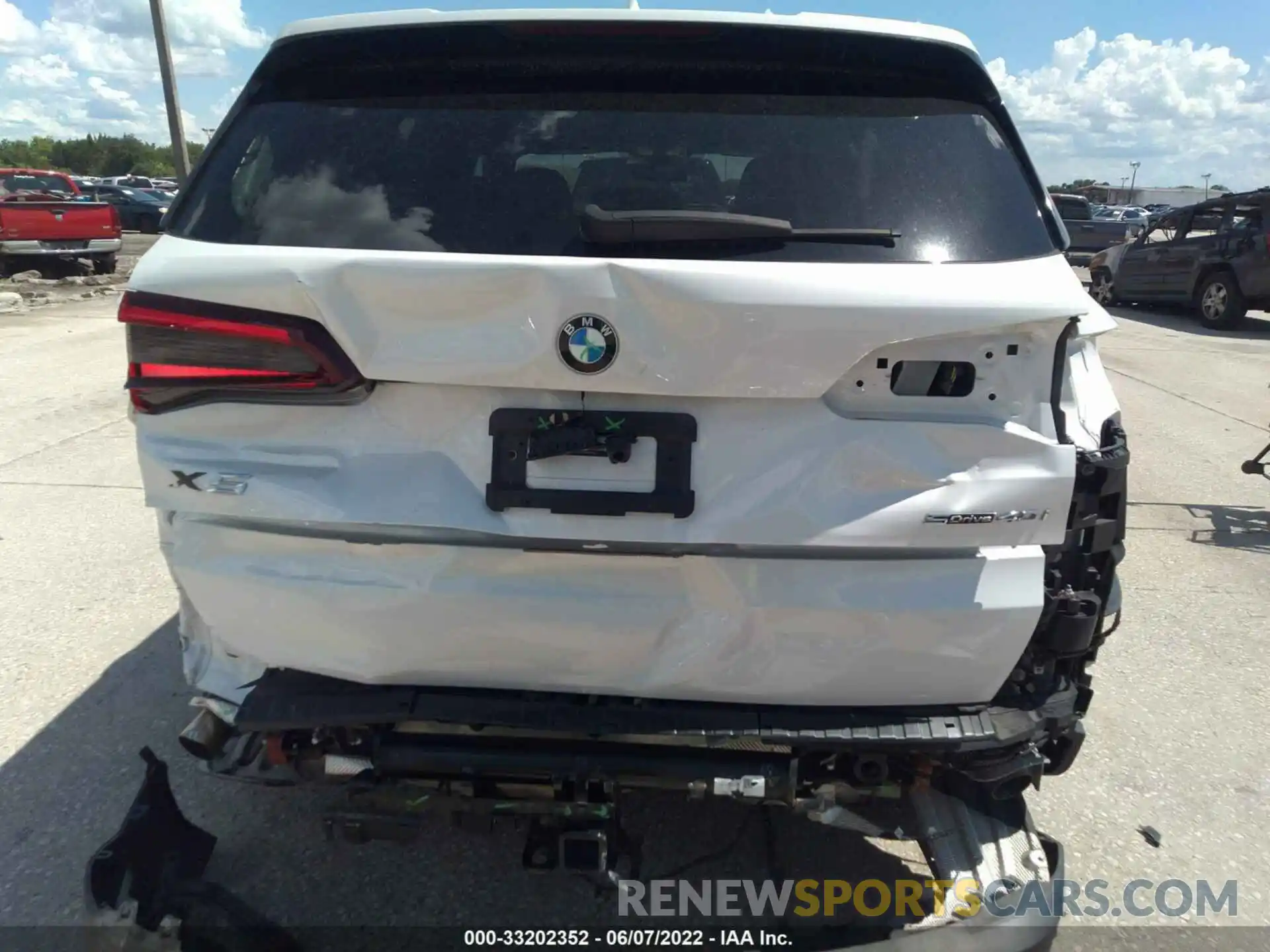 6 Photograph of a damaged car 5UXCR4C04M9F56627 BMW X5 2021