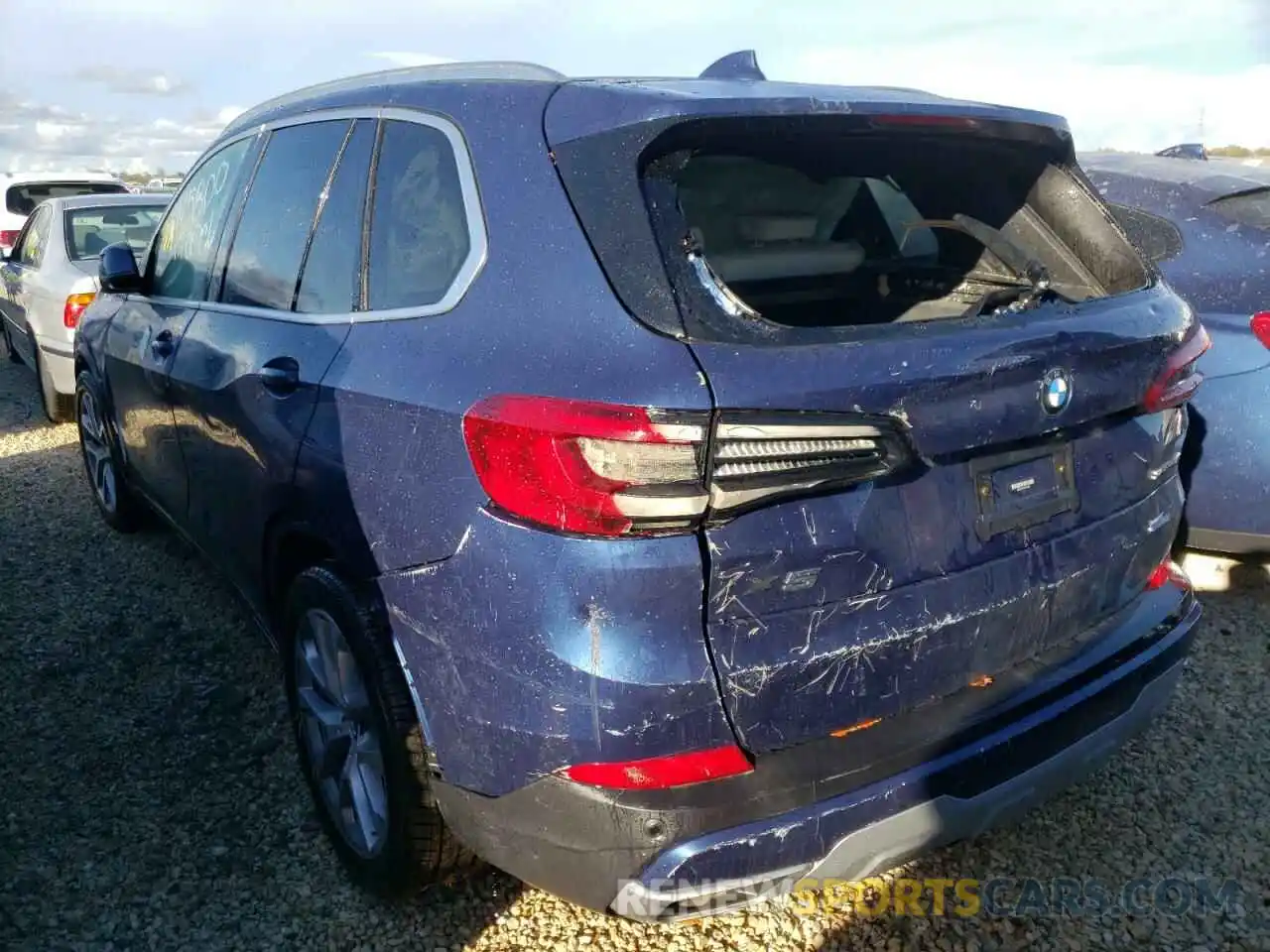 3 Photograph of a damaged car 5UXCR4C04M9G37529 BMW X5 2021