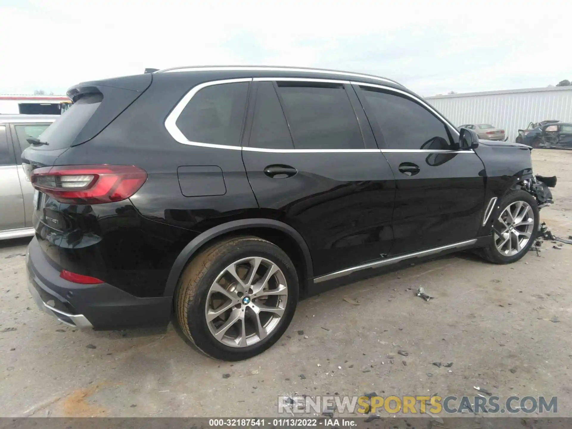 4 Фотография поврежденного автомобиля 5UXCR4C04M9G43704 BMW X5 2021