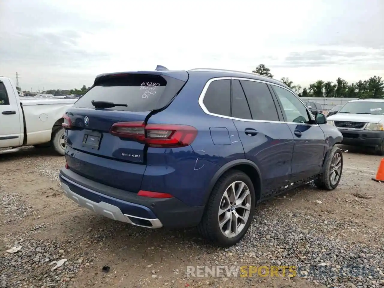 4 Photograph of a damaged car 5UXCR4C05M9F70942 BMW X5 2021