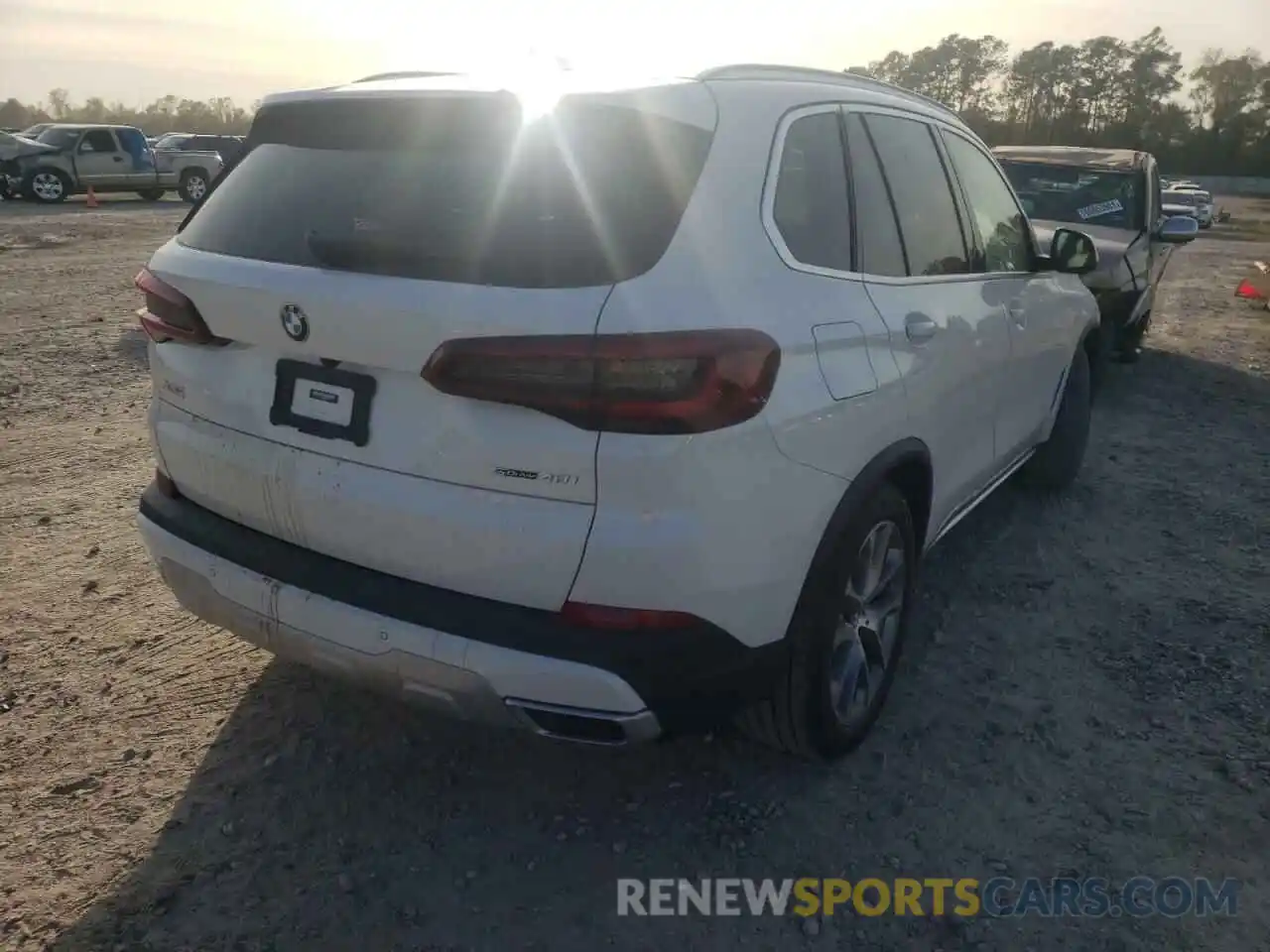 4 Photograph of a damaged car 5UXCR4C06M9G22191 BMW X5 2021