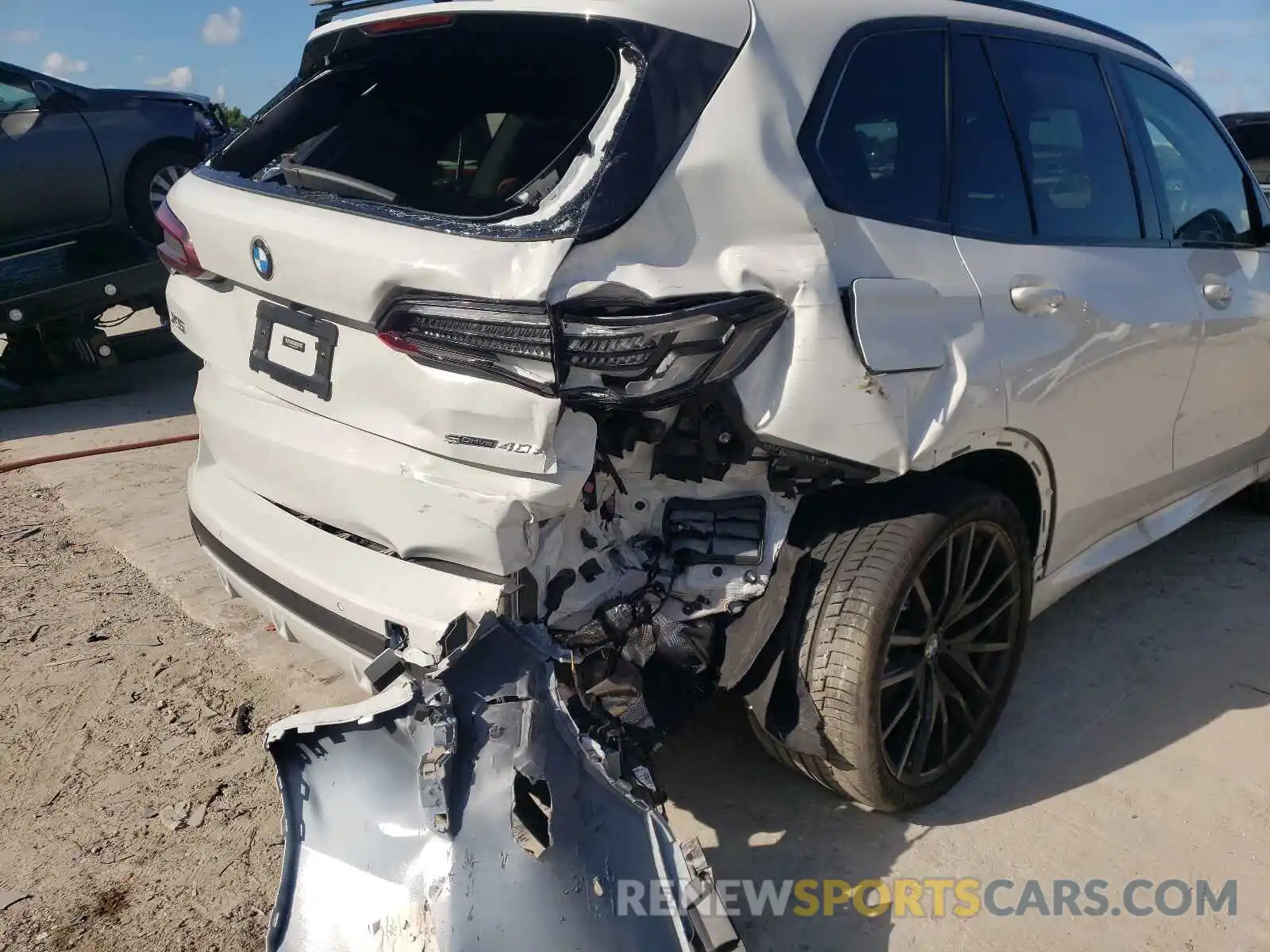 9 Photograph of a damaged car 5UXCR4C06M9G32171 BMW X5 2021