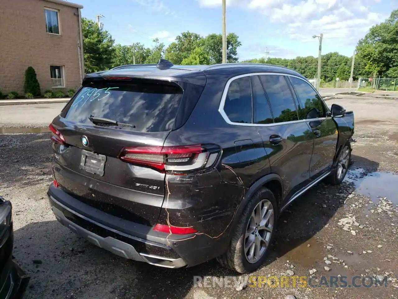 4 Photograph of a damaged car 5UXCR4C06M9G60777 BMW X5 2021