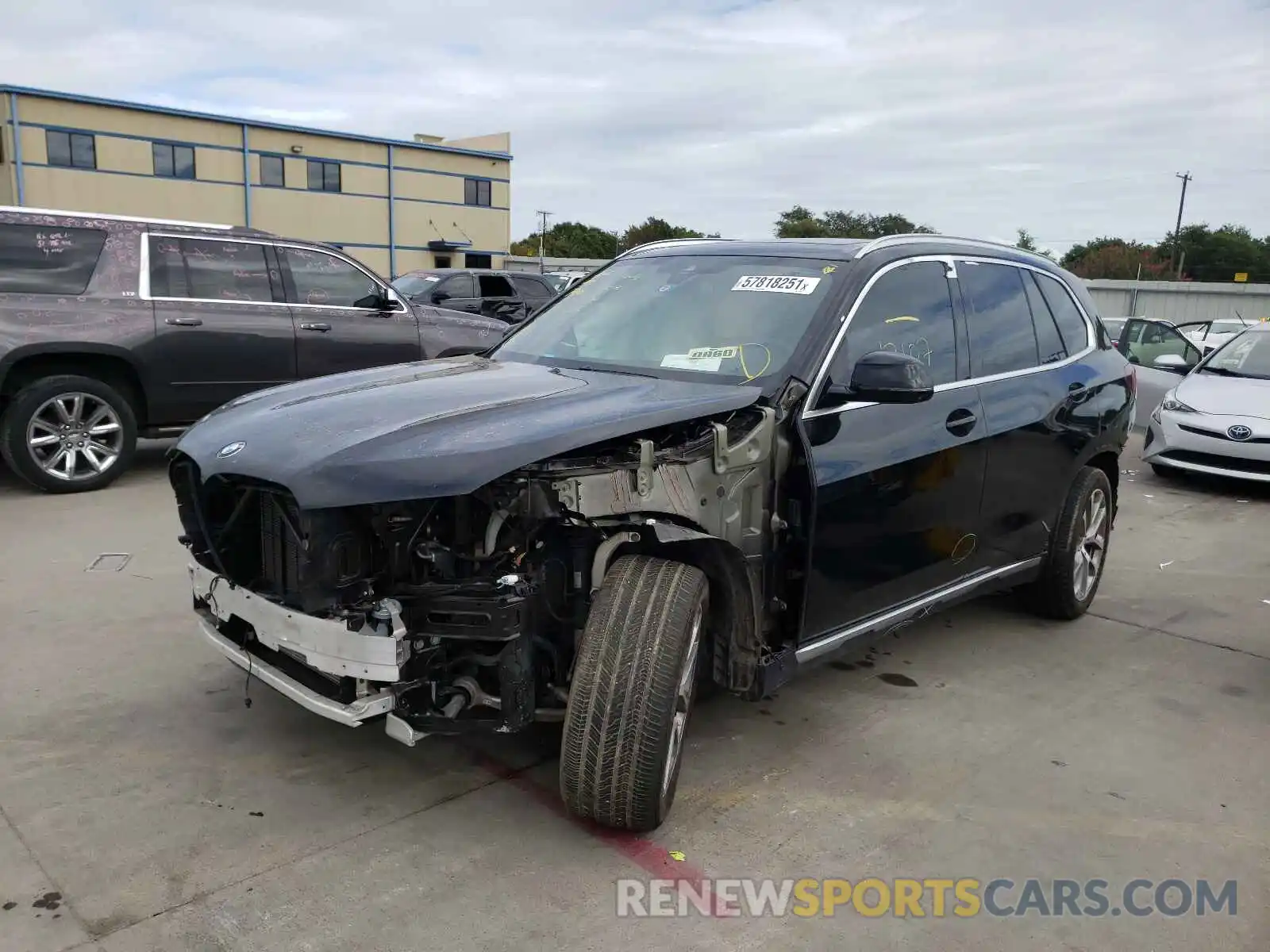 2 Photograph of a damaged car 5UXCR4C07M9D83993 BMW X5 2021