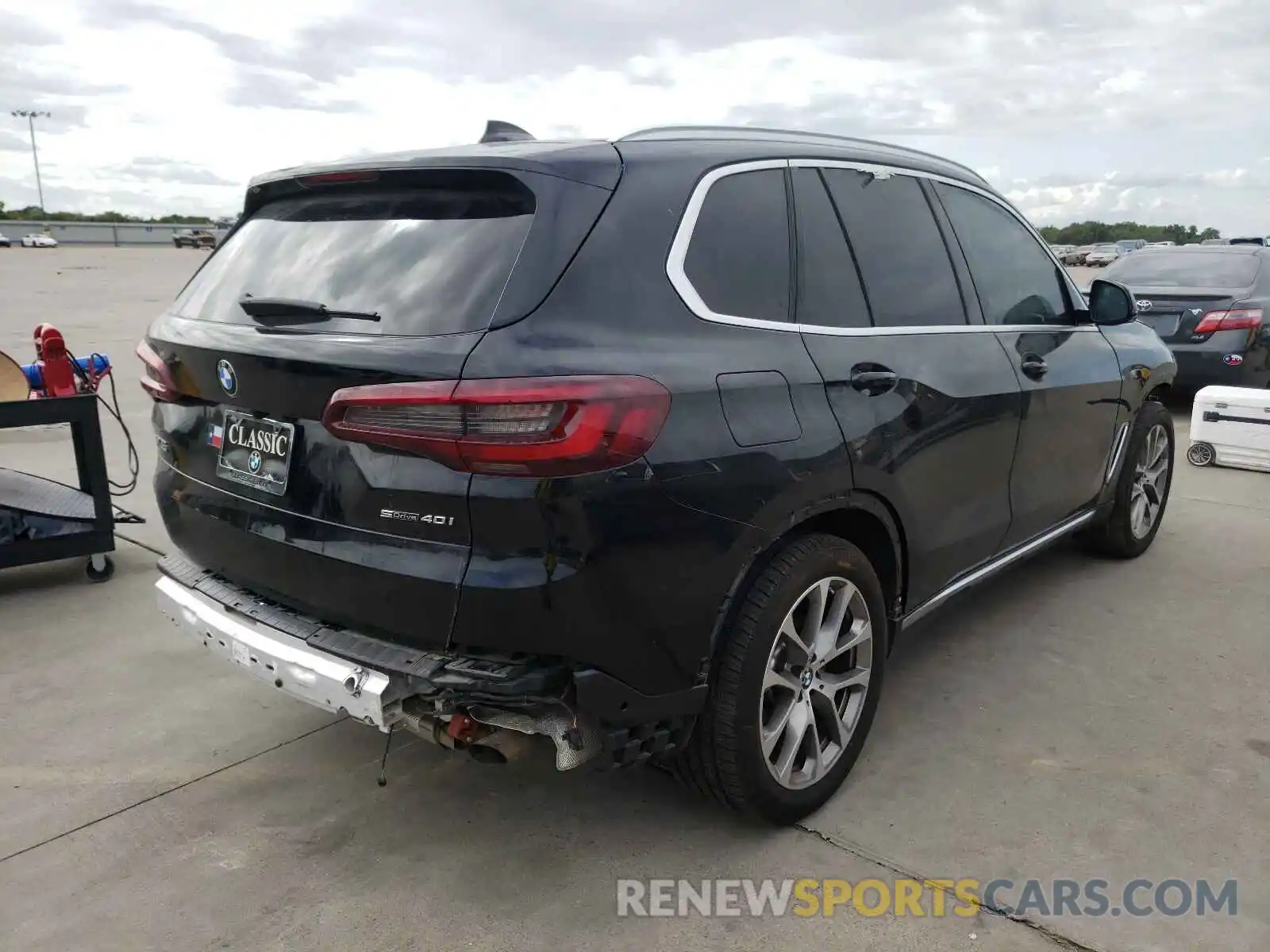 4 Photograph of a damaged car 5UXCR4C07M9D83993 BMW X5 2021