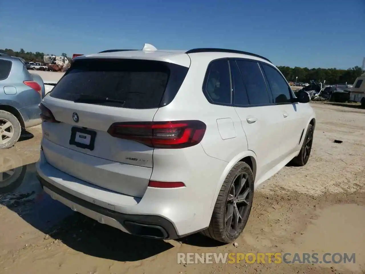 4 Photograph of a damaged car 5UXCR4C07M9F22035 BMW X5 2021