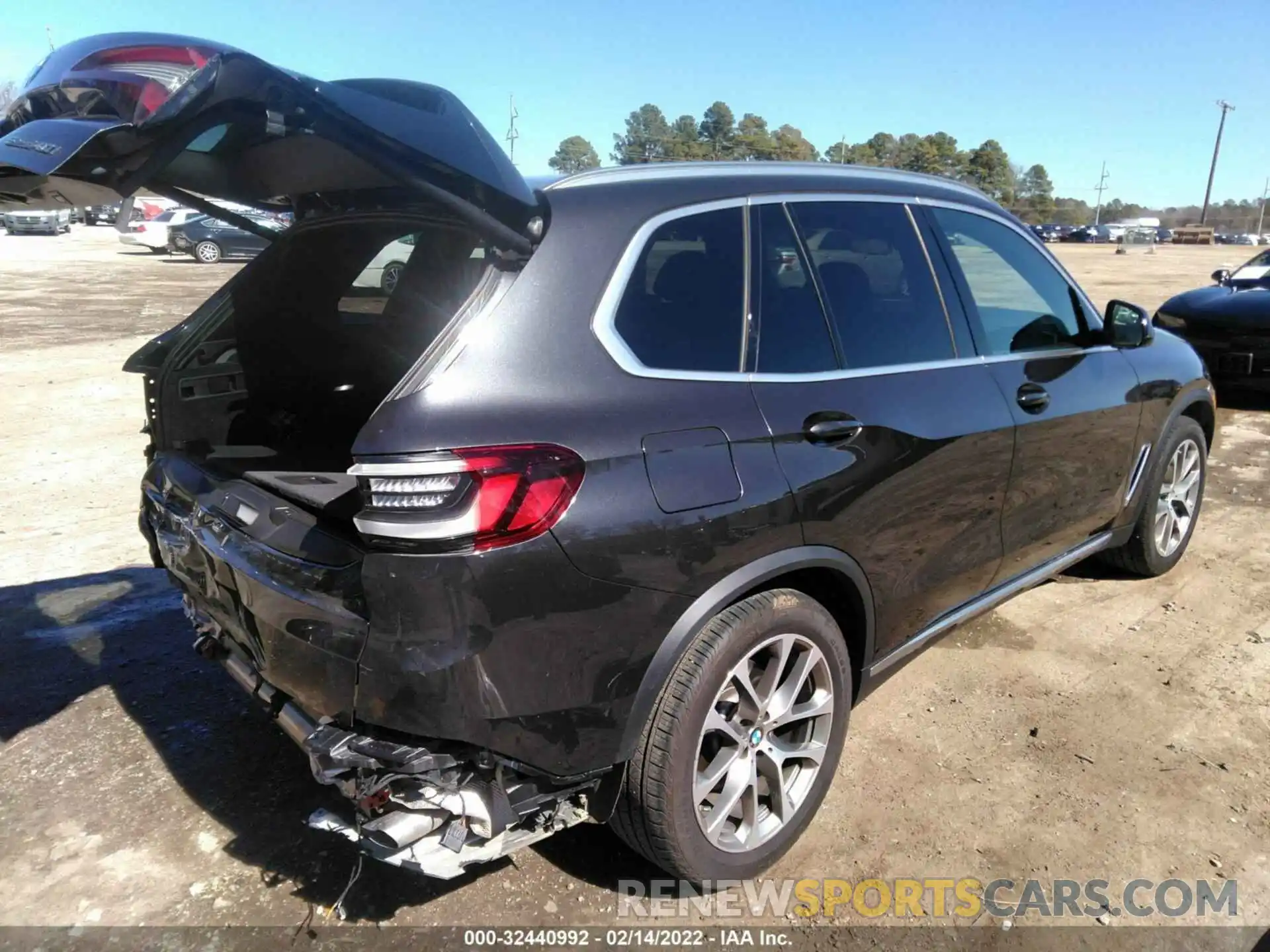 4 Photograph of a damaged car 5UXCR4C08M9F06667 BMW X5 2021