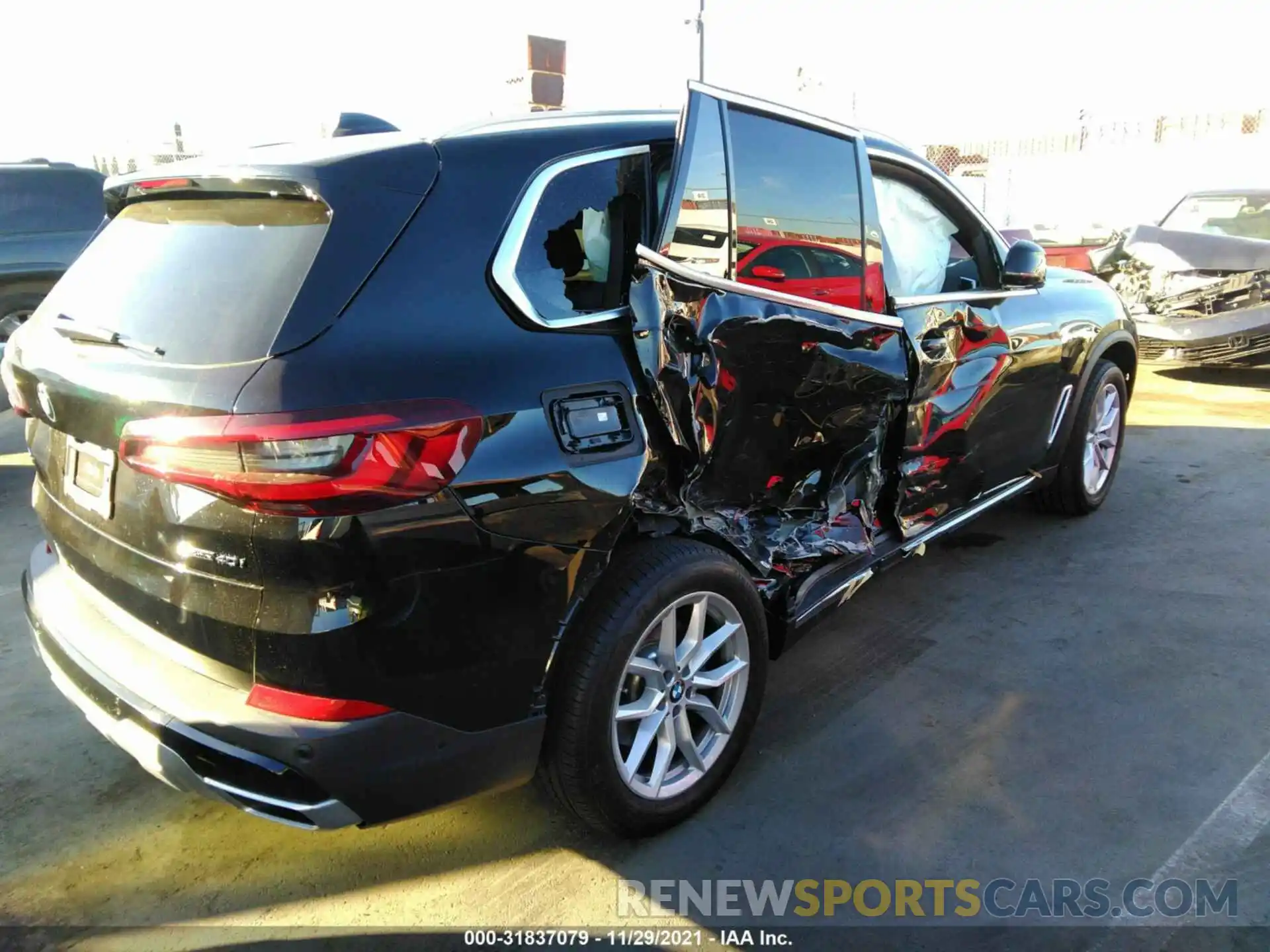 4 Photograph of a damaged car 5UXCR4C08M9G08485 BMW X5 2021