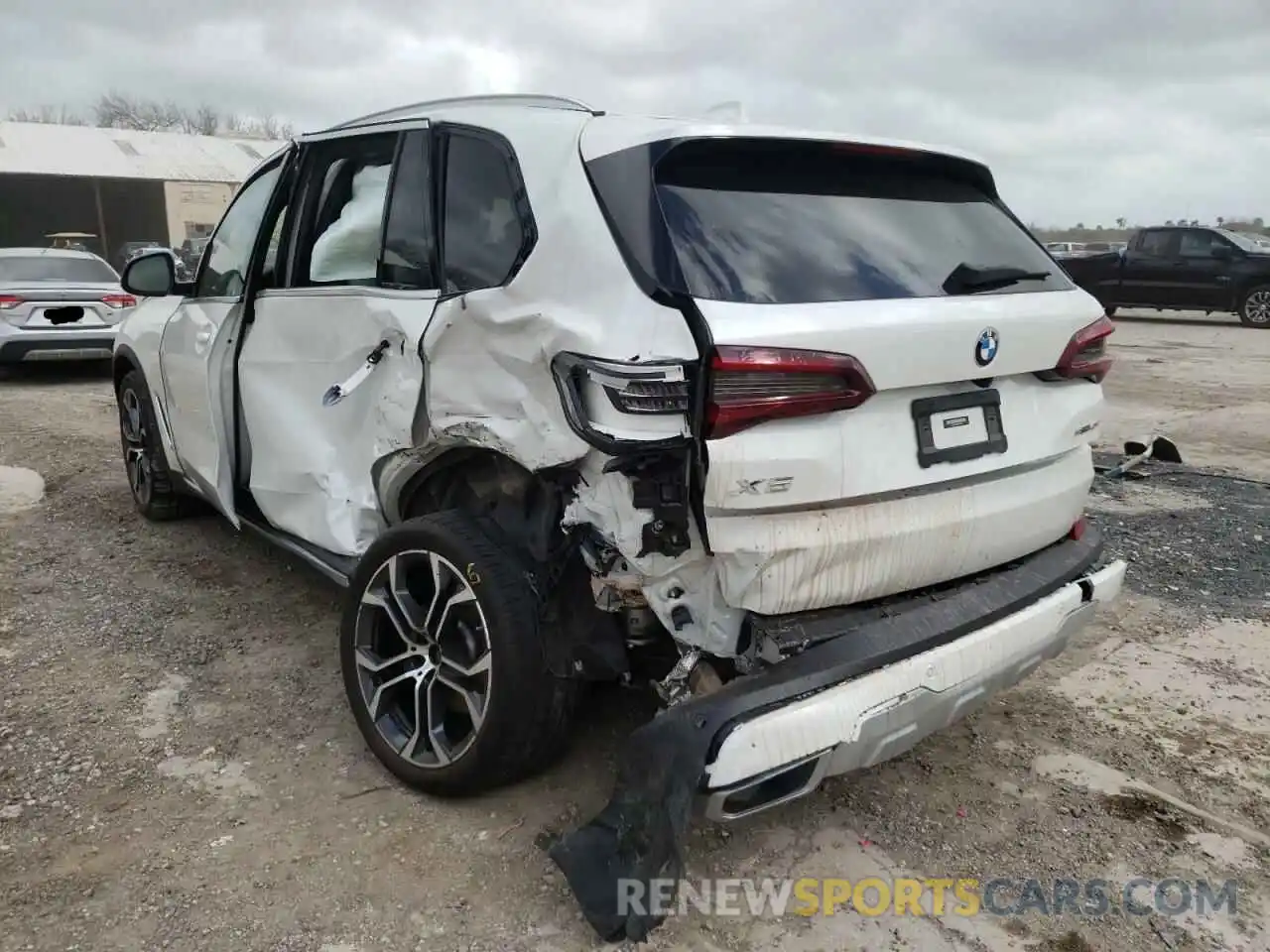 3 Photograph of a damaged car 5UXCR4C08M9H74215 BMW X5 2021