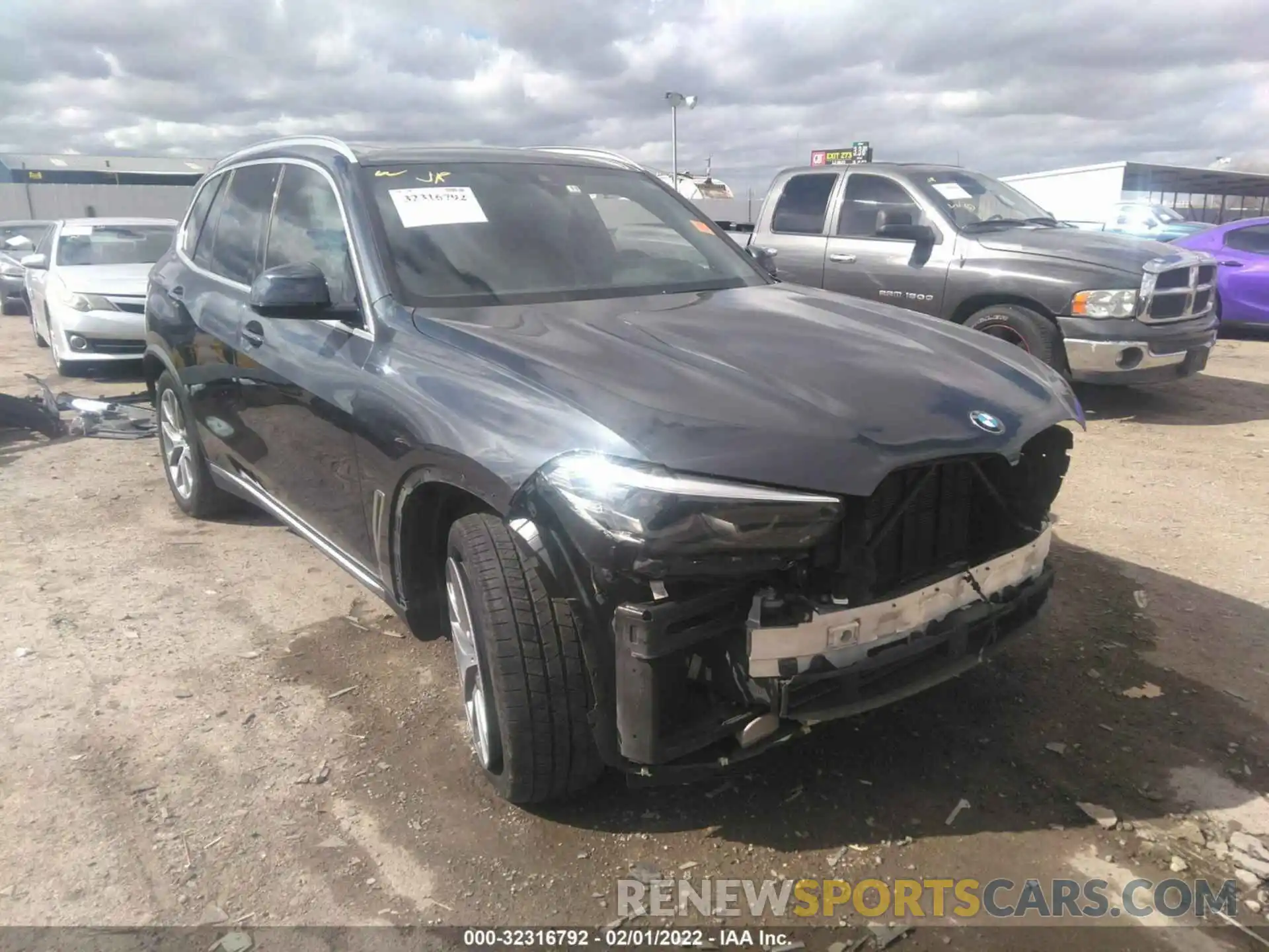 1 Photograph of a damaged car 5UXCR4C09M9F47003 BMW X5 2021