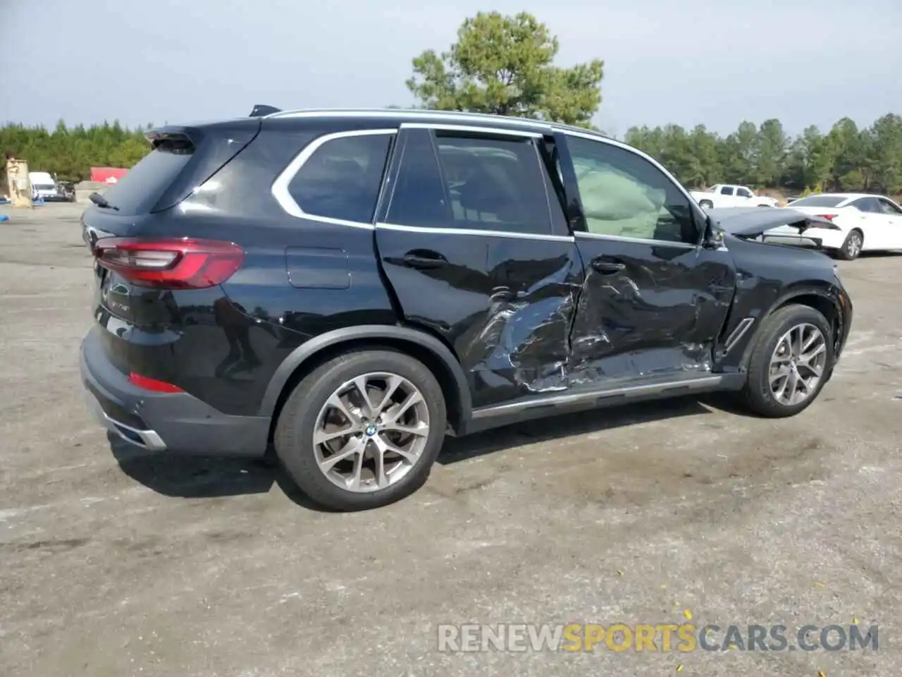 3 Photograph of a damaged car 5UXCR4C09M9F65534 BMW X5 2021