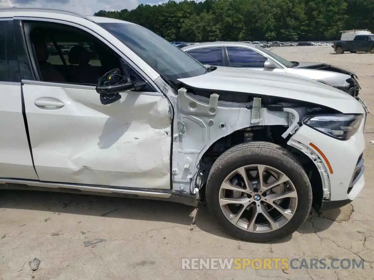 9 Photograph of a damaged car 5UXCR4C0XM9E06229 BMW X5 2021