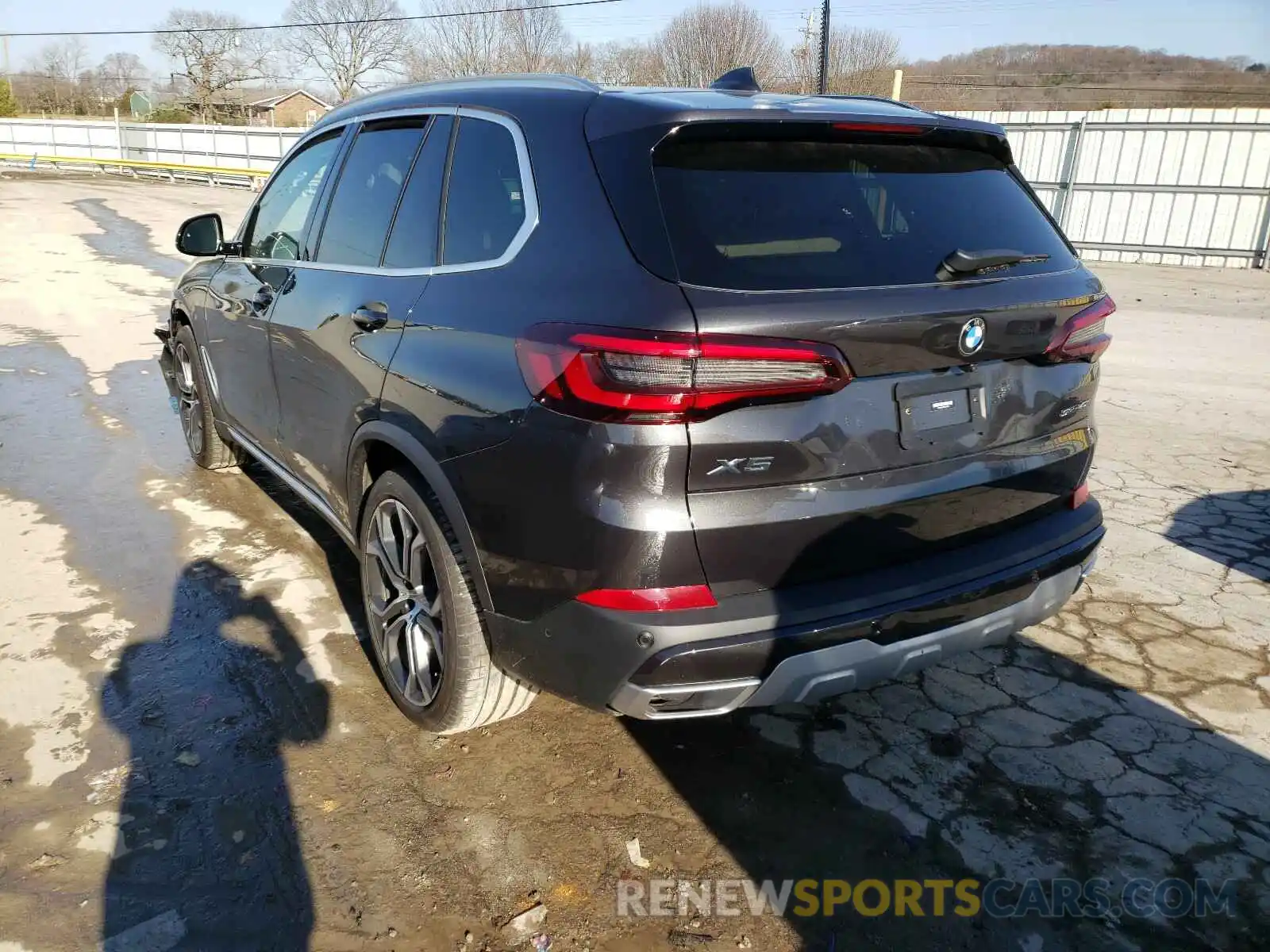 3 Photograph of a damaged car 5UXCR4C0XM9E44236 BMW X5 2021