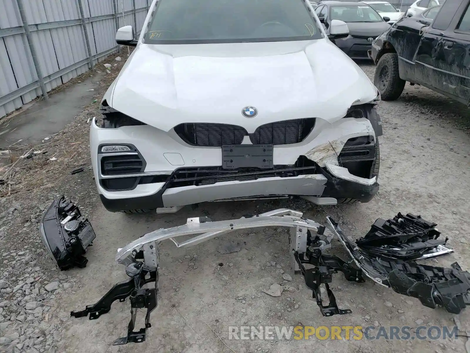 9 Photograph of a damaged car 5UXCR6C00M9D98816 BMW X5 2021