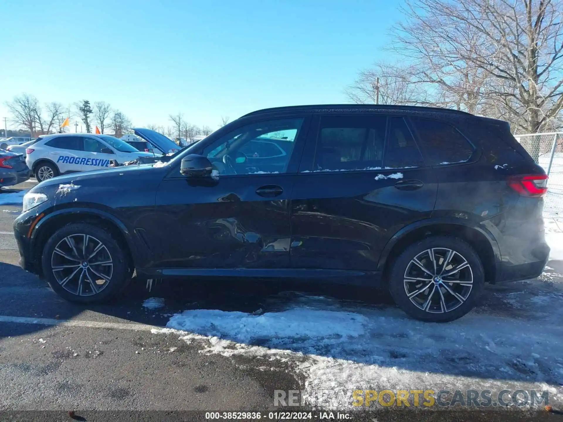 14 Photograph of a damaged car 5UXCR6C00M9E26856 BMW X5 2021