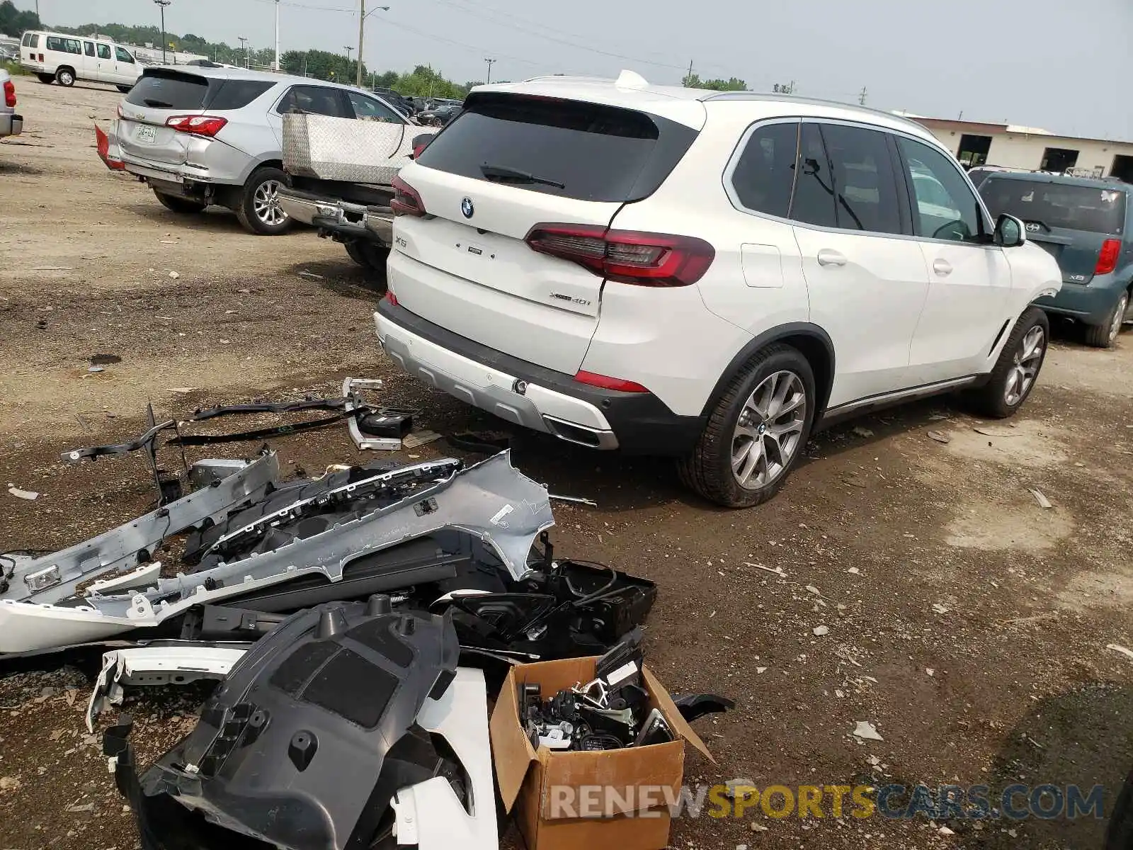 4 Photograph of a damaged car 5UXCR6C00M9F56569 BMW X5 2021