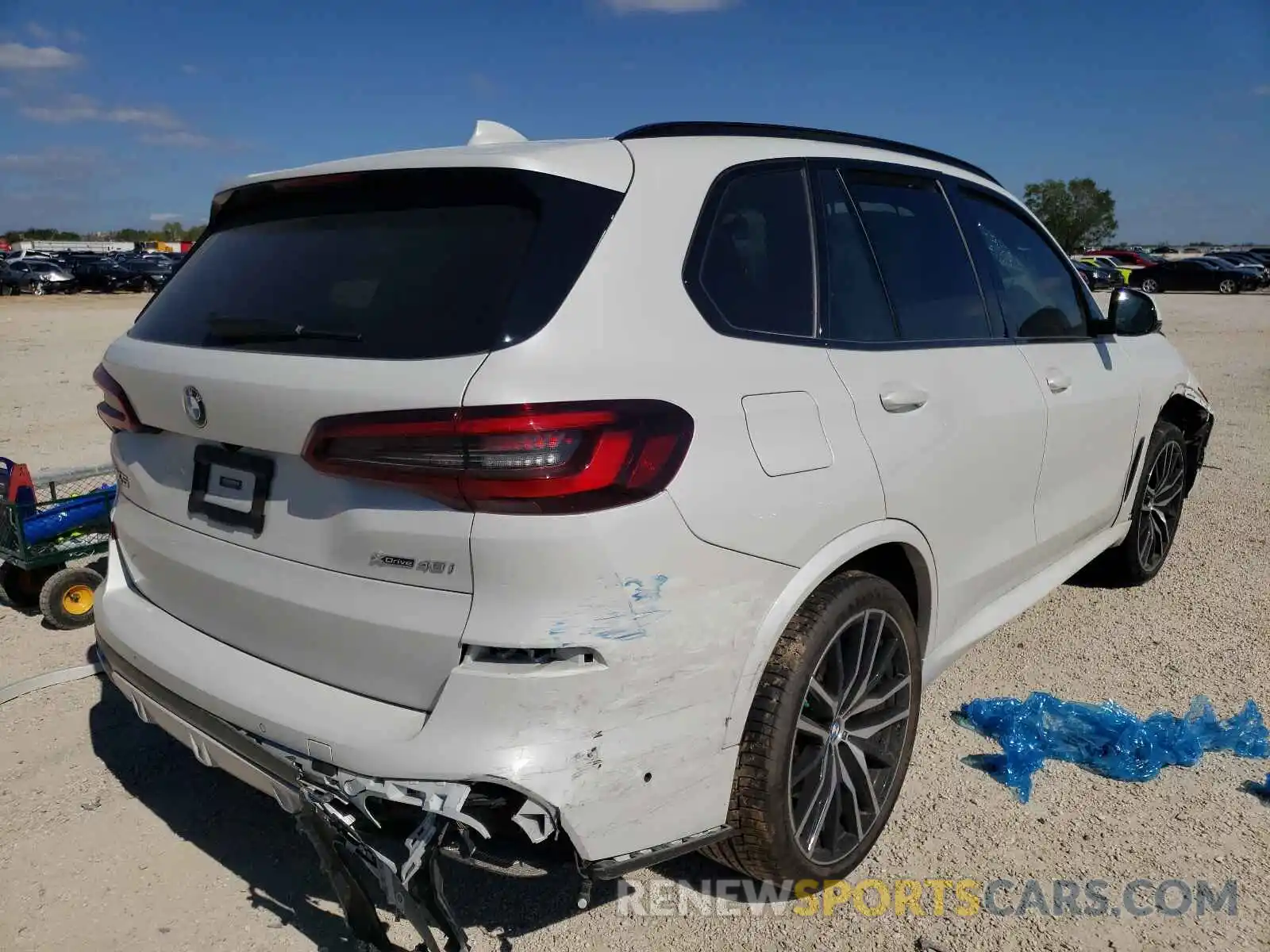 4 Photograph of a damaged car 5UXCR6C00M9G16916 BMW X5 2021