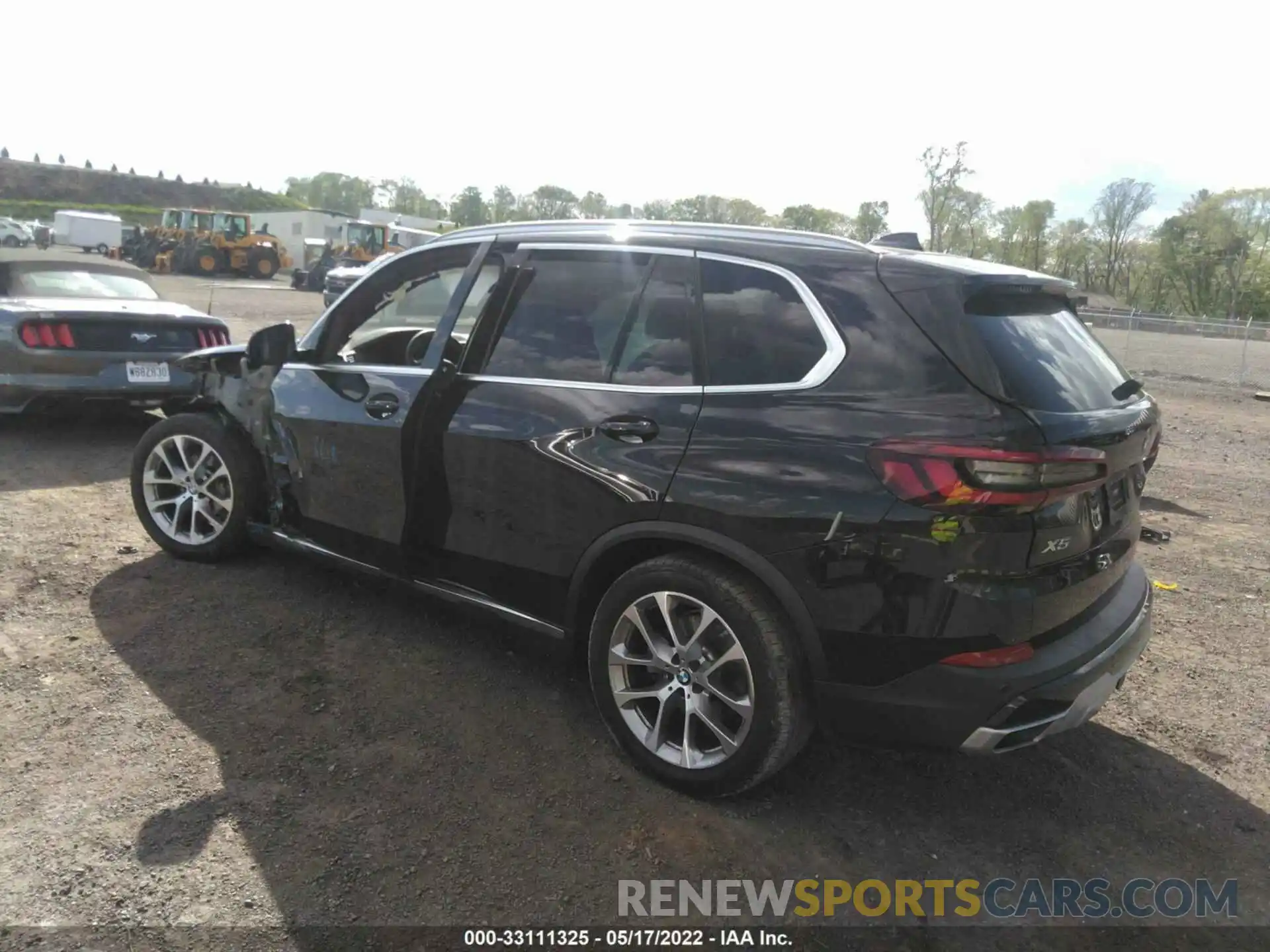 3 Photograph of a damaged car 5UXCR6C00M9G32629 BMW X5 2021