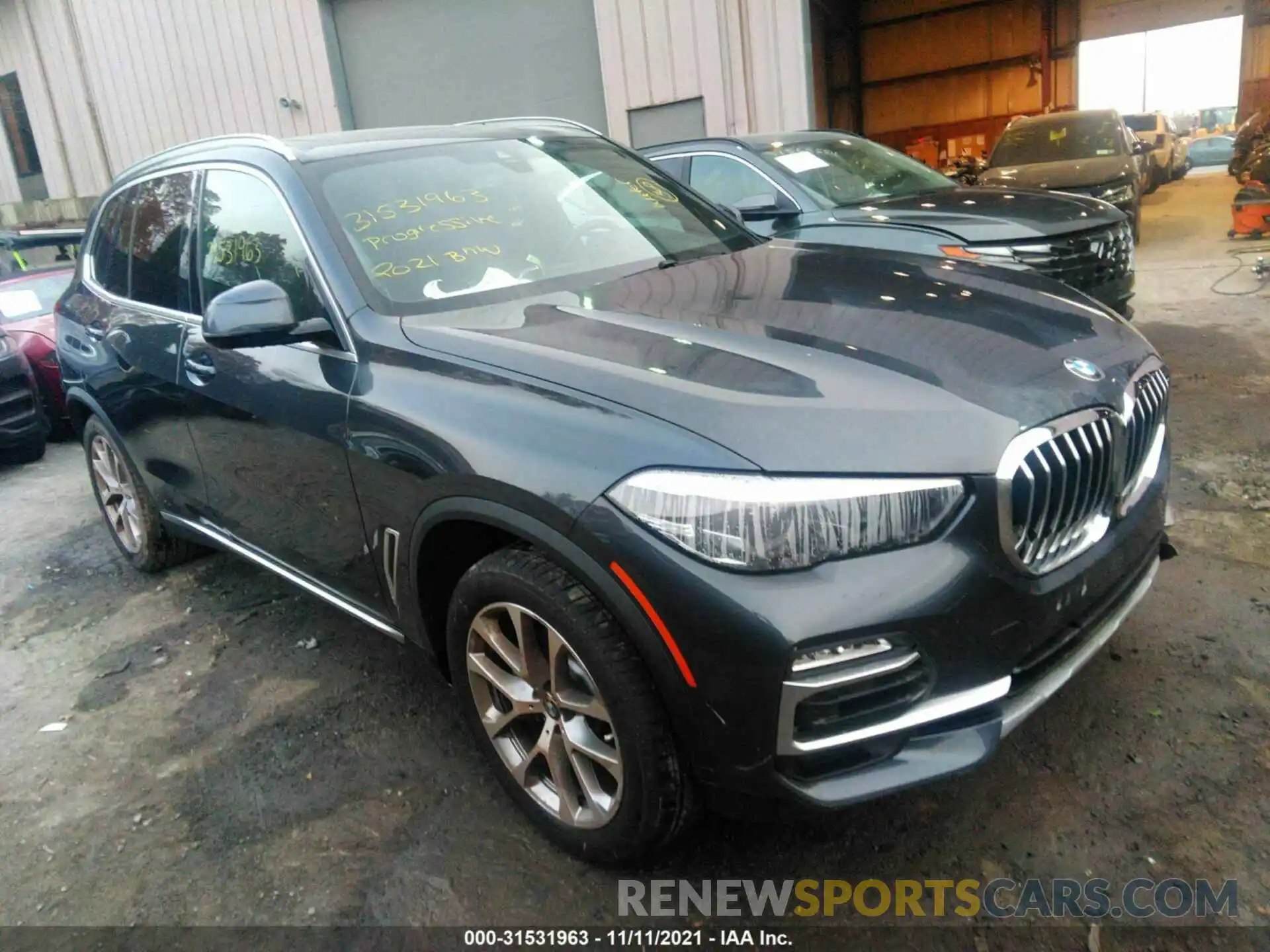 1 Photograph of a damaged car 5UXCR6C00M9G44747 BMW X5 2021