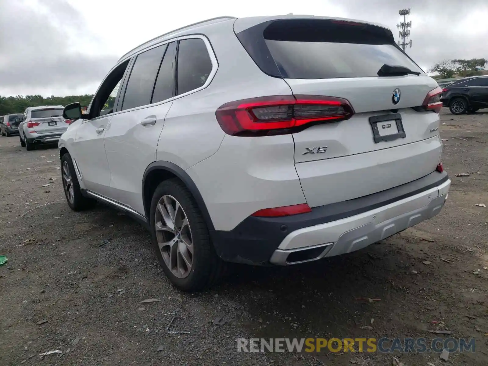 3 Photograph of a damaged car 5UXCR6C00M9G92989 BMW X5 2021