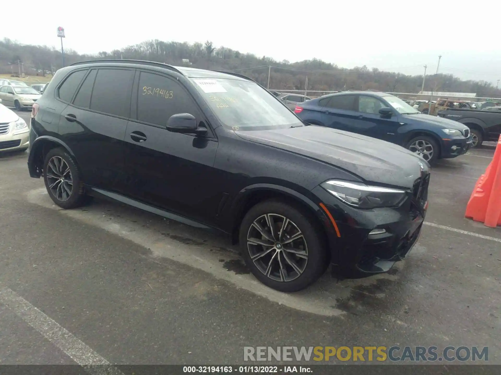 1 Photograph of a damaged car 5UXCR6C01M9E26204 BMW X5 2021