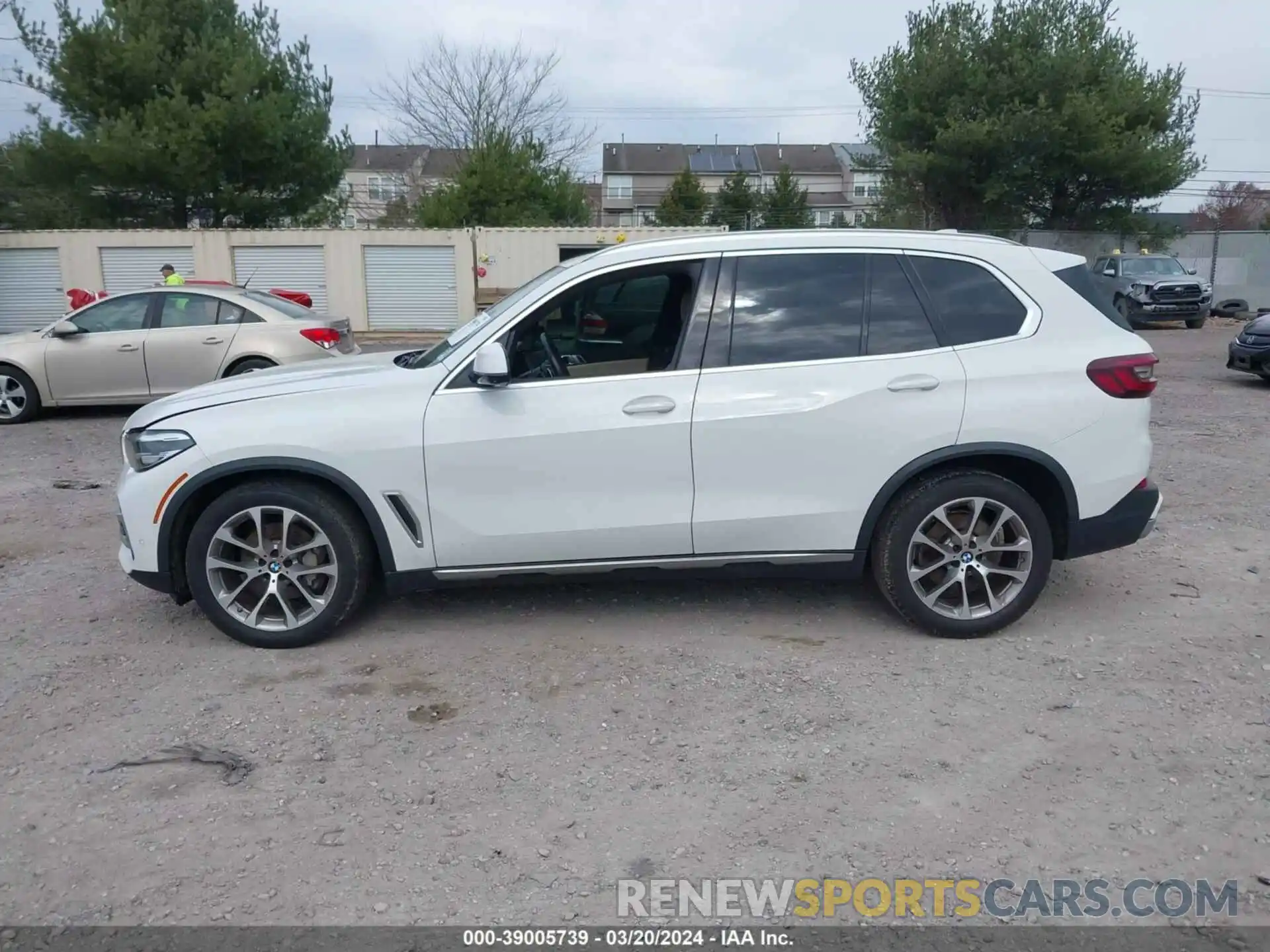 14 Photograph of a damaged car 5UXCR6C01M9E79310 BMW X5 2021