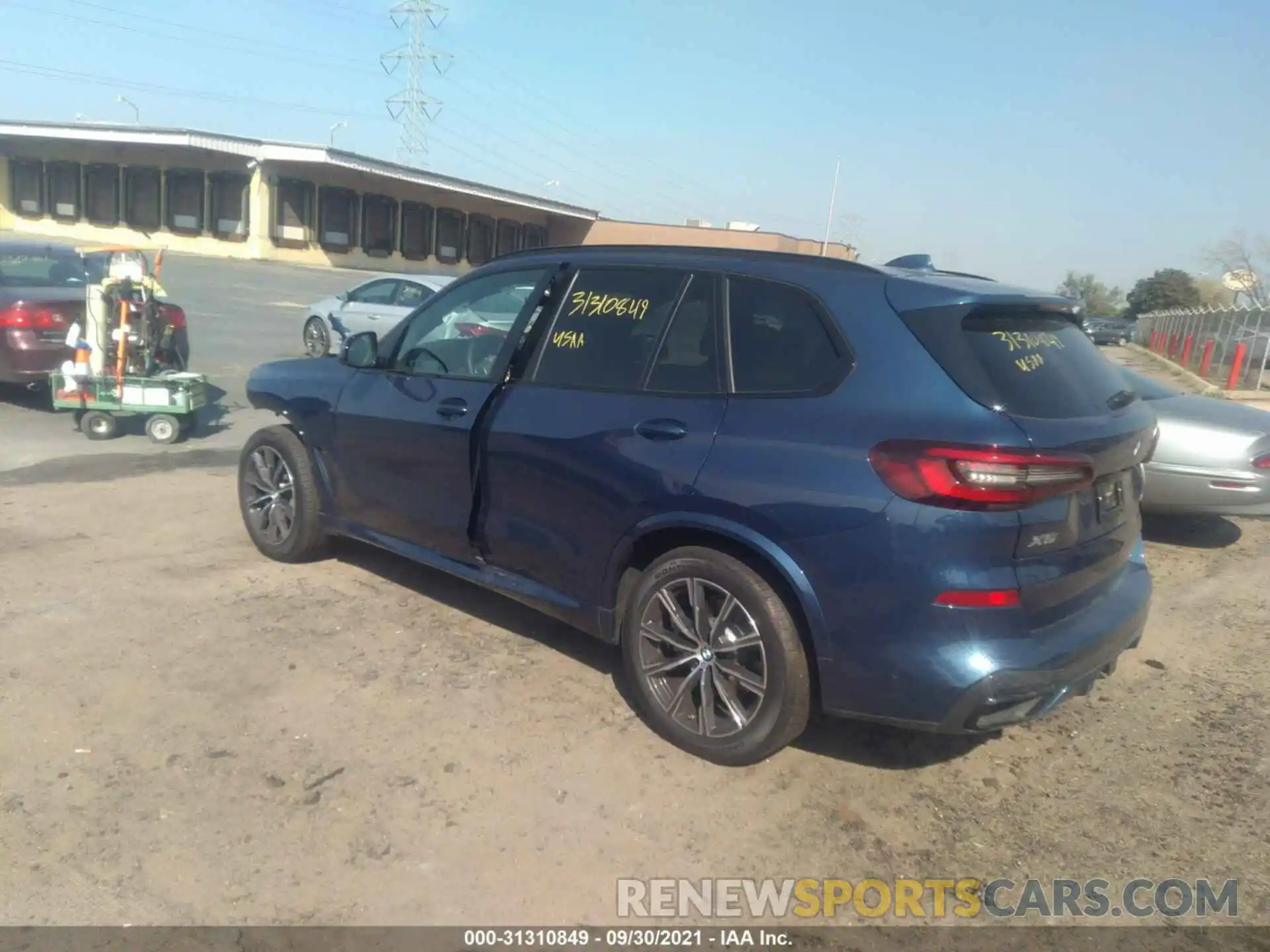 3 Photograph of a damaged car 5UXCR6C01M9H74066 BMW X5 2021