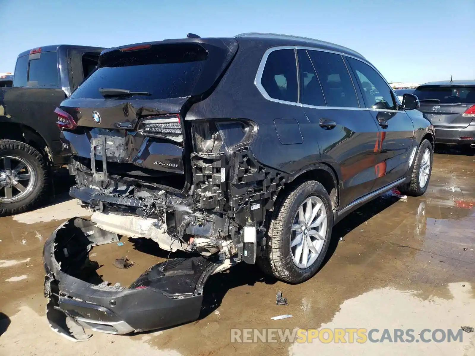 4 Photograph of a damaged car 5UXCR6C02M9E79588 BMW X5 2021