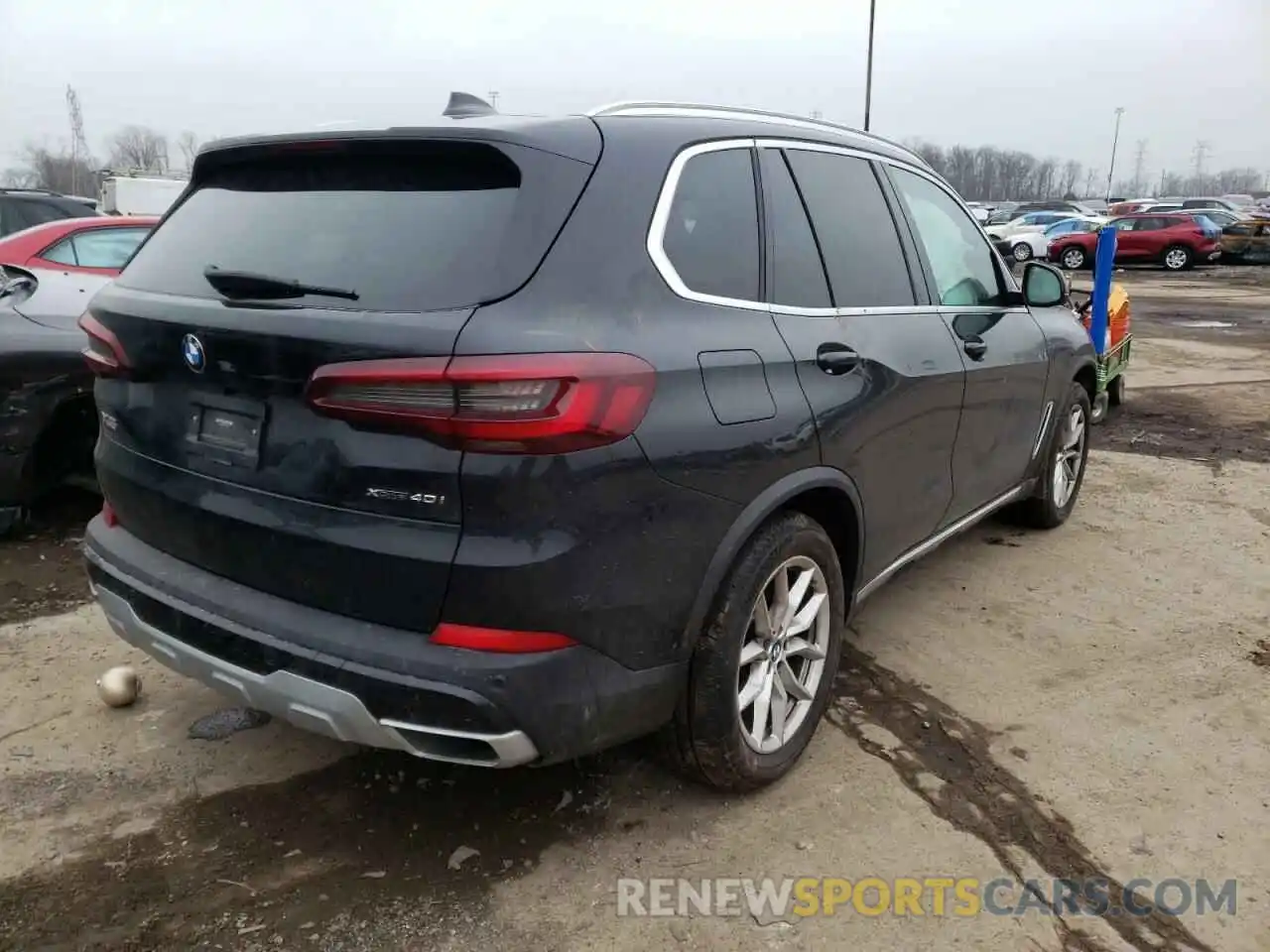 4 Photograph of a damaged car 5UXCR6C02M9G02290 BMW X5 2021