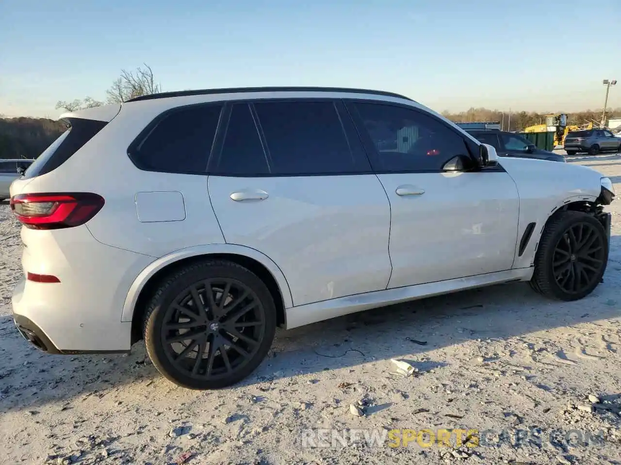 3 Photograph of a damaged car 5UXCR6C02M9G21597 BMW X5 2021